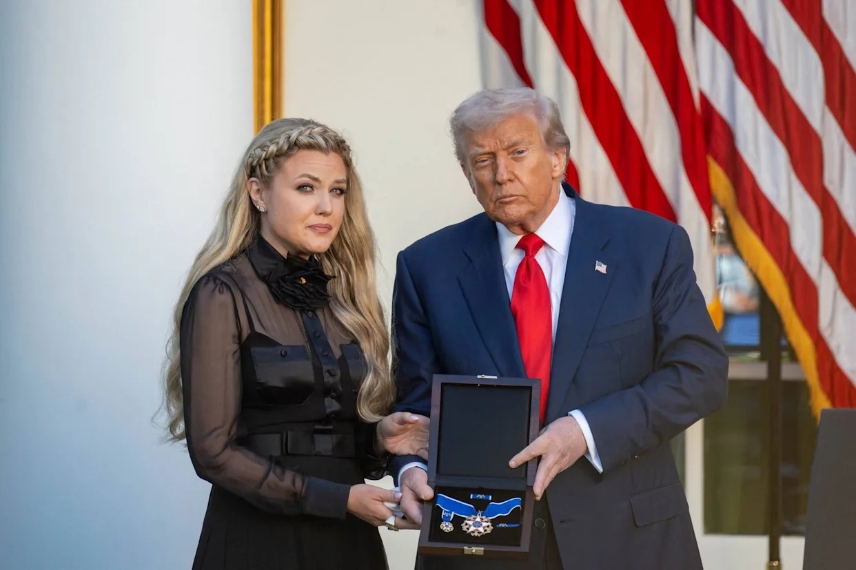 Hoa hau Erika Kirk va moi lien he dac biet voi ong Trump hinh anh