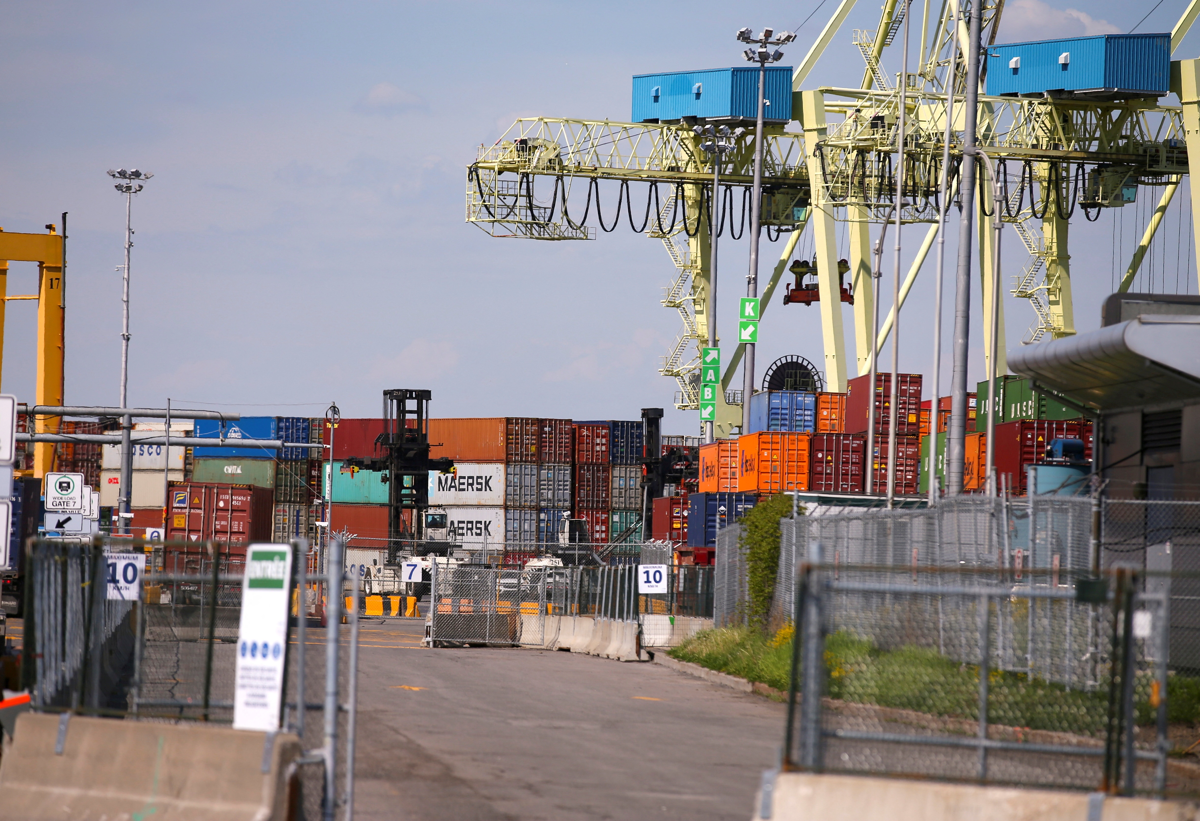 hop tac Canada Trung Quoc,  thuong mai Canada Trung,  chien tranh thuong mai,  Canada doi pho My,  kinh te Canada,  chinh sach Canada,  Canada My Trung anh 4