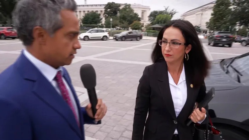 Trump Epstein,  be boi Epstein,  email Trump,  scandal chinh tri,  ho so Epstein,  ong Trump lun sau anh 5