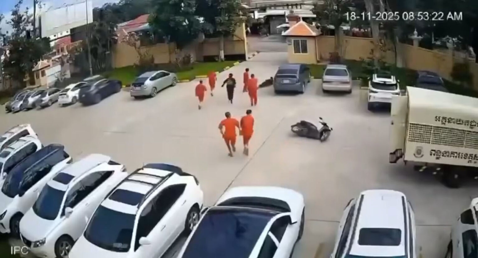 Pham nhan no sung tau thoat ngay truoc cua toa an Campuchia hinh anh