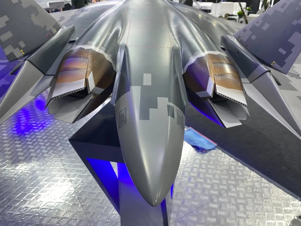 Su-57,  Nga,  trien lam Dubai anh 2