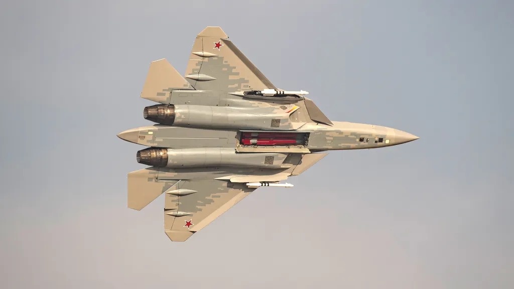 Su-57,  Nga,  trien lam Dubai anh 1