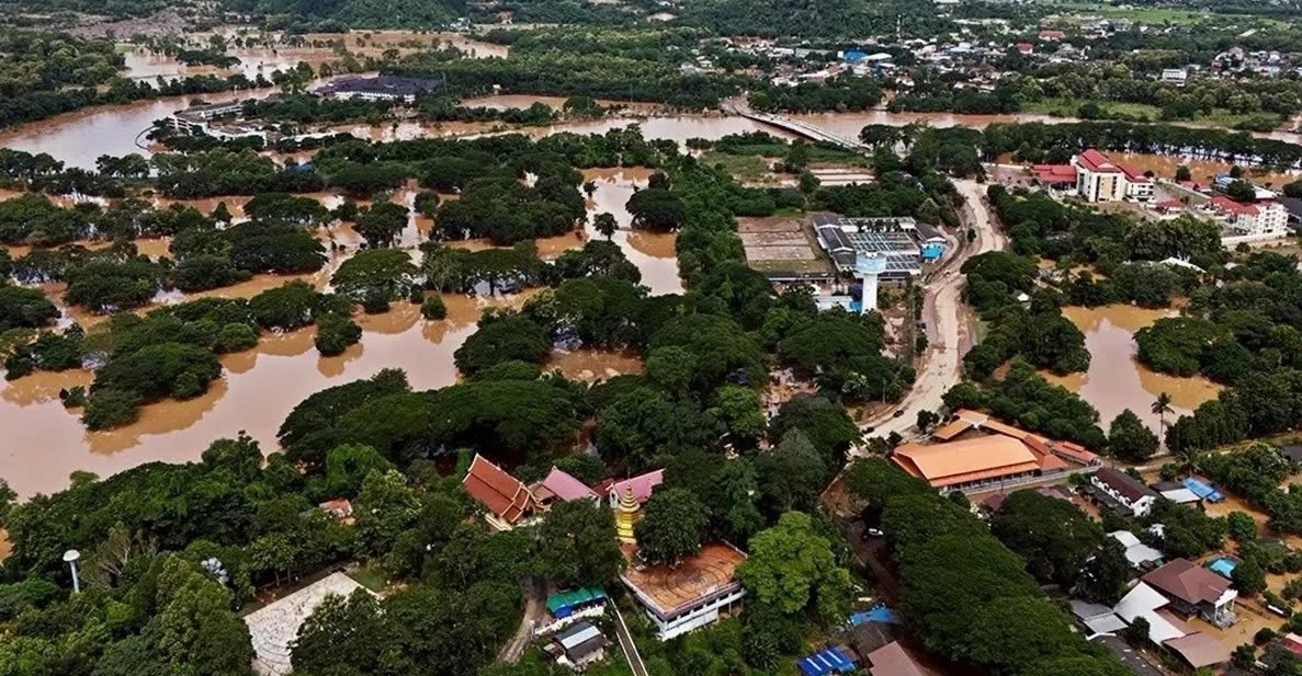 Thai Lan hung mua ky luc 300 nam, Malaysia so tan hang van dan vi lut hinh anh