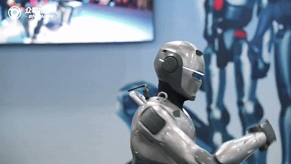 Su tien hoa kinh ngac cua robot hinh nguoi Trung Quoc hinh anh