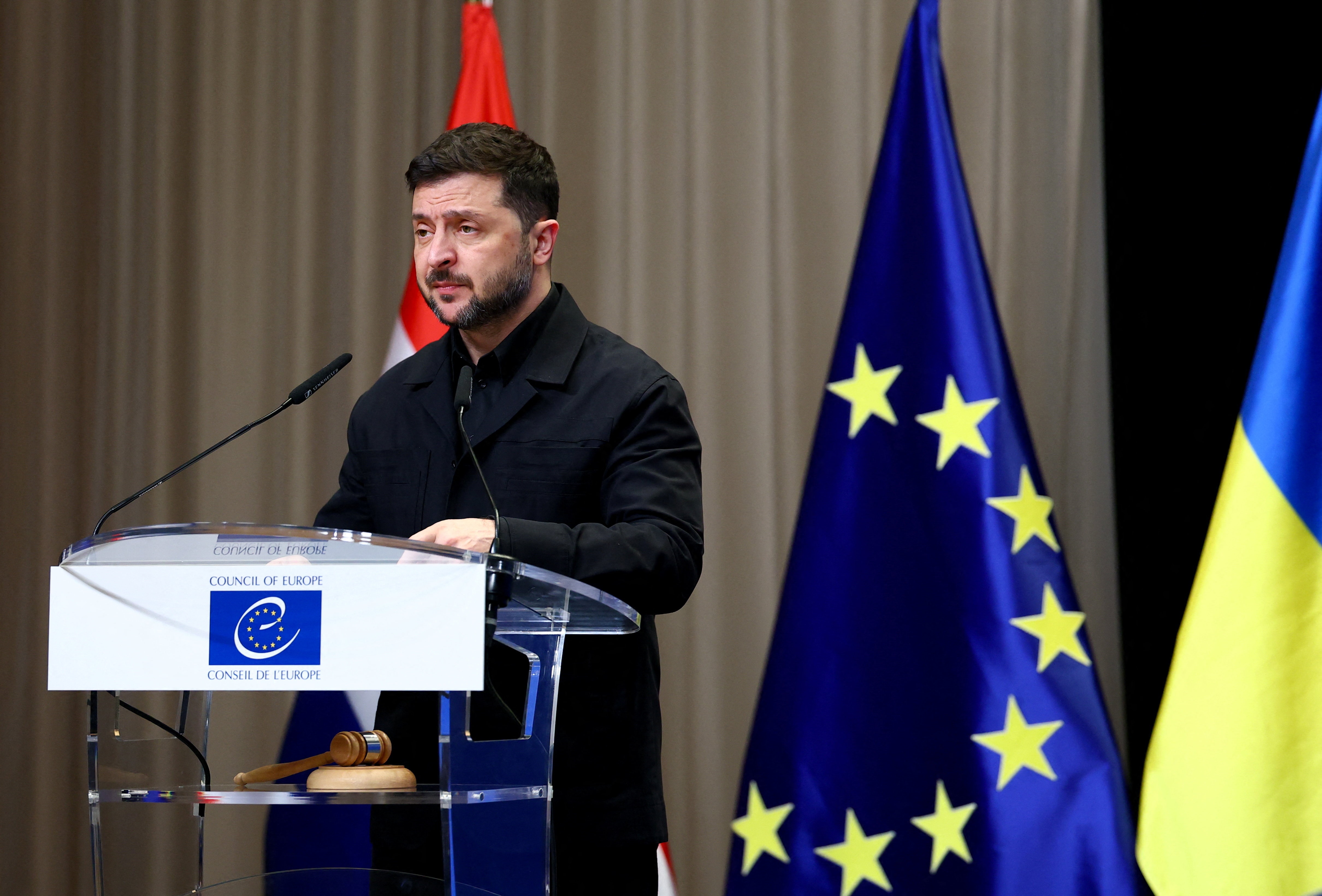 Ong Zelensky khang dinh khong rut quan khi Nga muon Donbass hinh anh