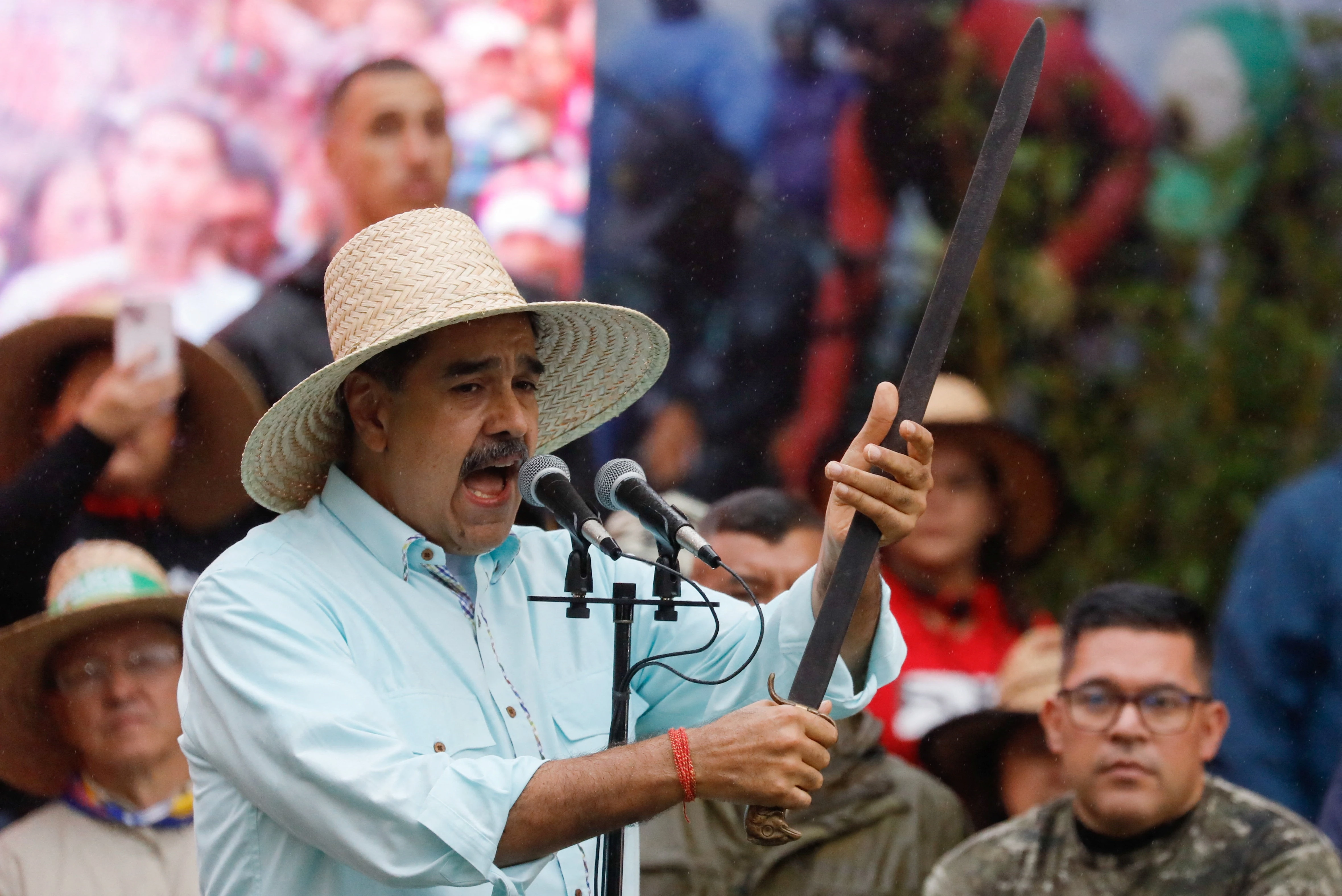 Tong thong Venezuela dap tra ong Trump hinh anh