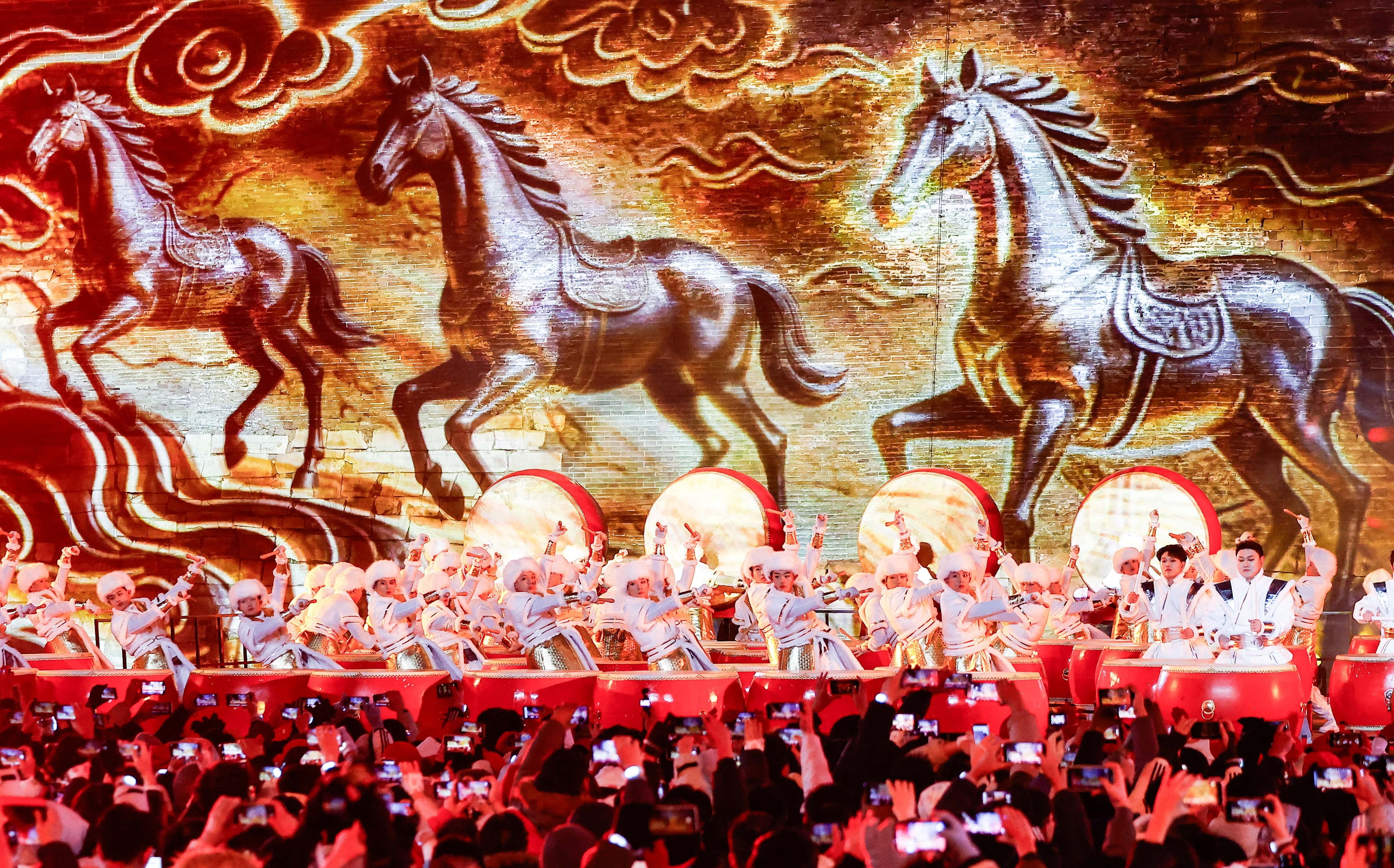 Viet Nam va chau A tung bung chao don 2026 hinh anh