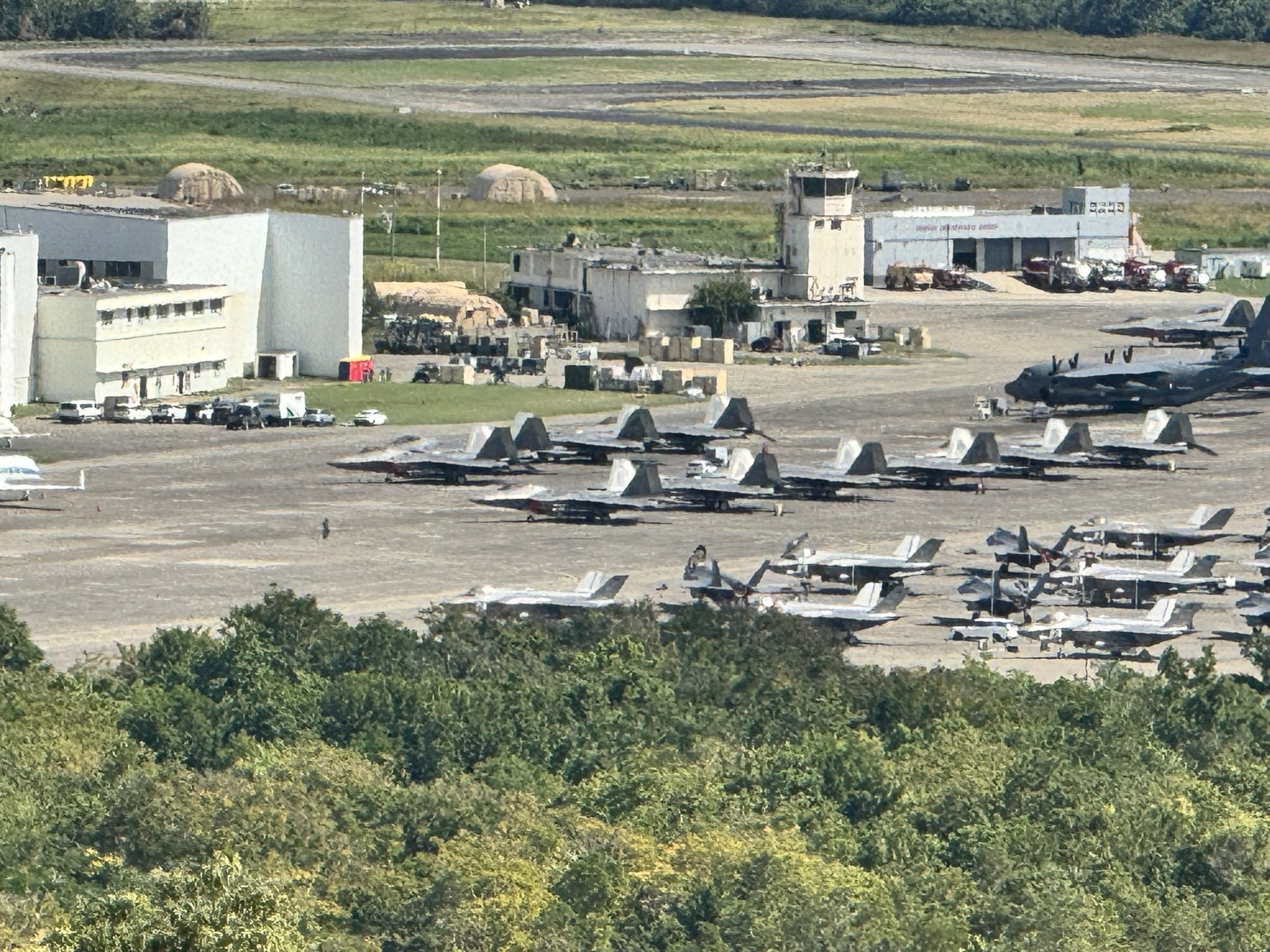 UAV tang hinh toi mat cua My trong chien dich tai Venezuela hinh anh