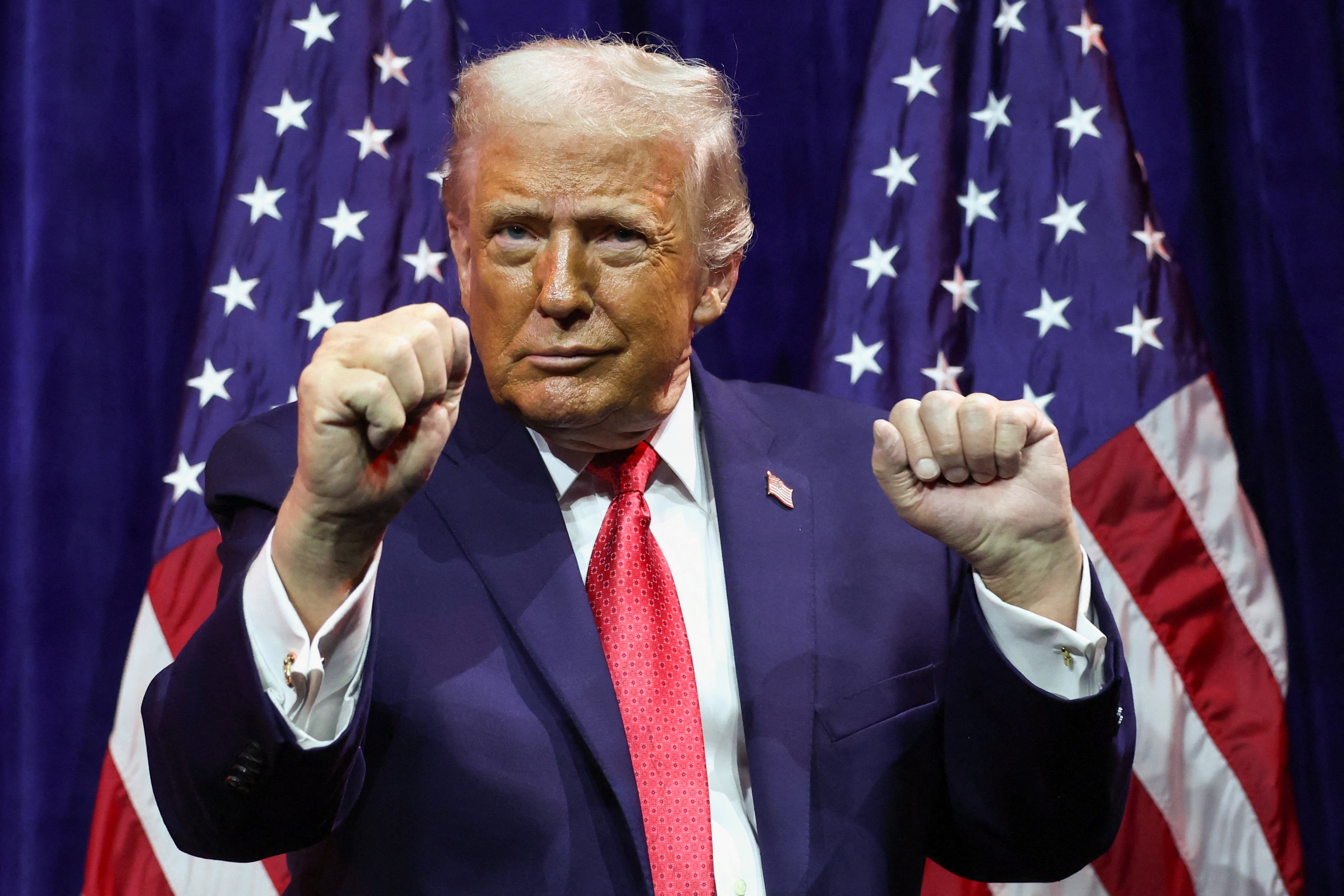 Kinh ngac chien luoc 'quan doi trong mo' cua ong Trump hinh anh