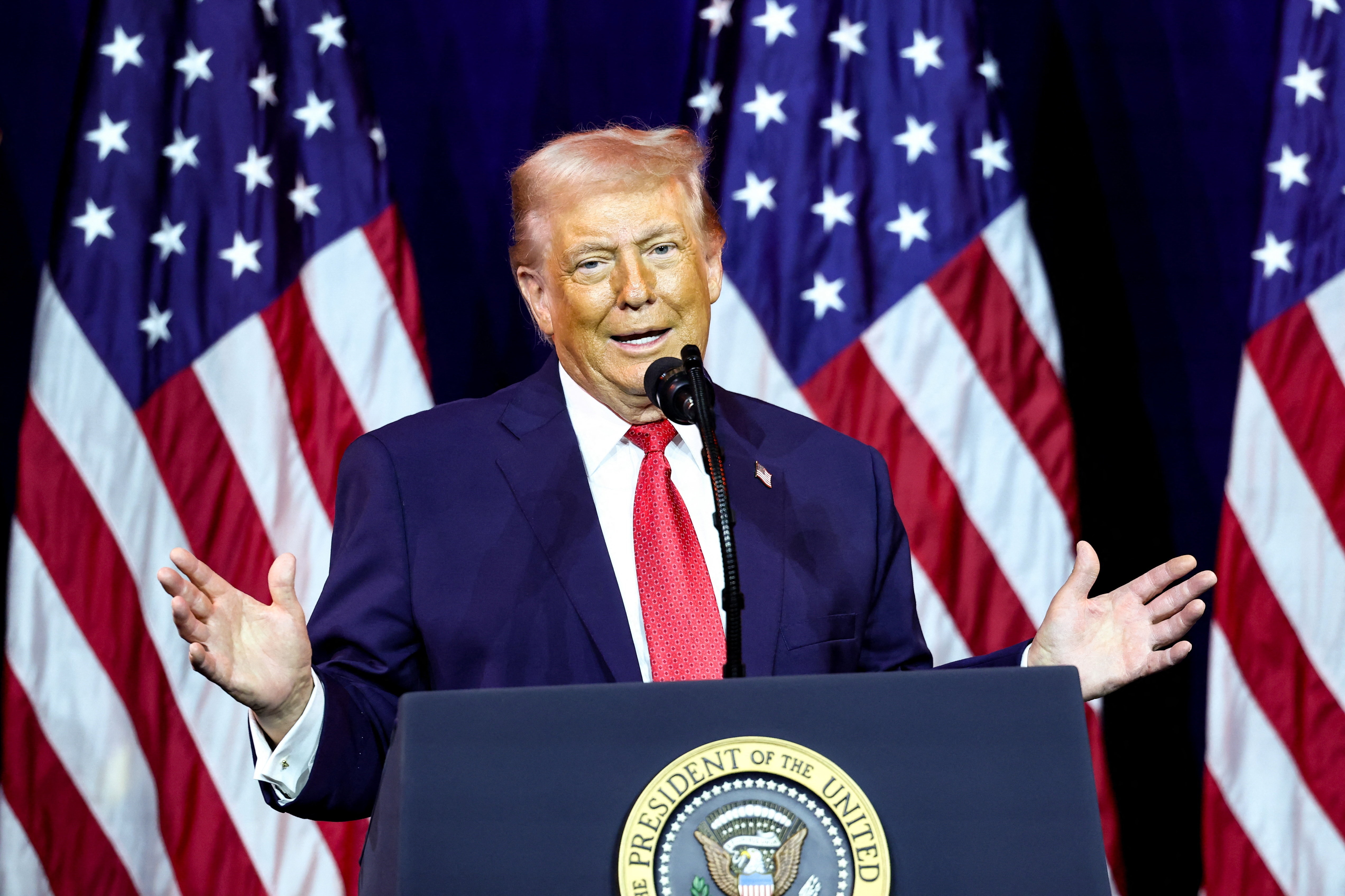 Ong Trump doa danh bo vao Mexico hinh anh