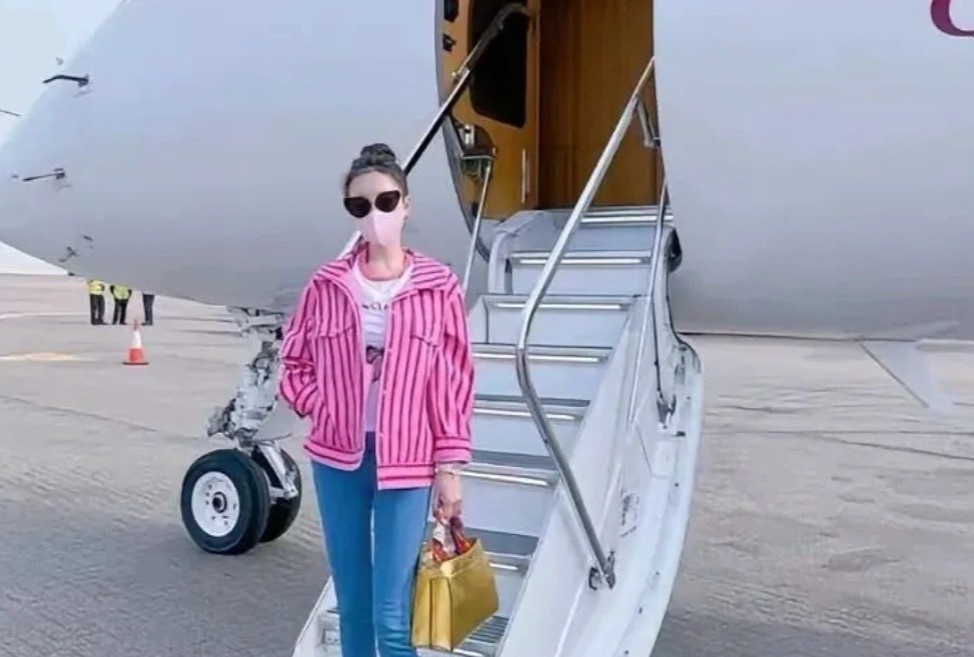 Cuoc song xa hoa cua 'vo Tran Chi' hinh anh