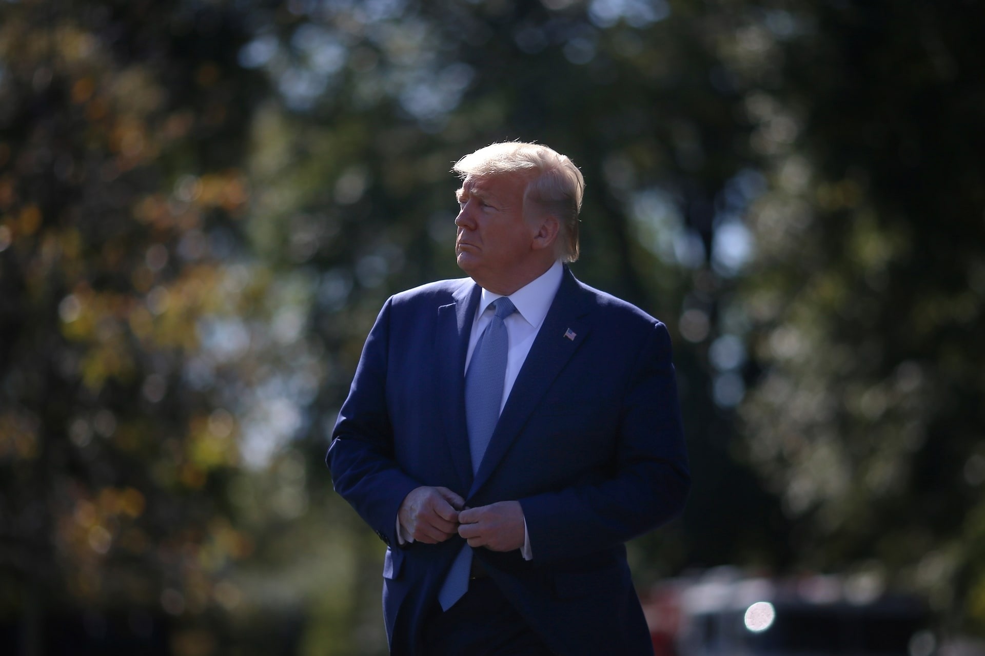 Ong Trump quay lai san sau chien luoc hinh anh