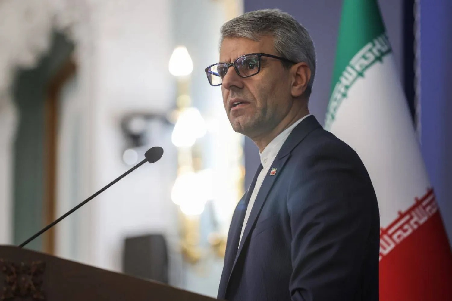 tau san bay my anh 2