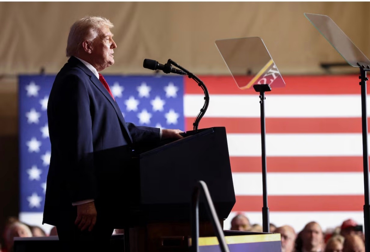 Ong Trump doi the tran, tinh ra don manh hon voi Iran hinh anh