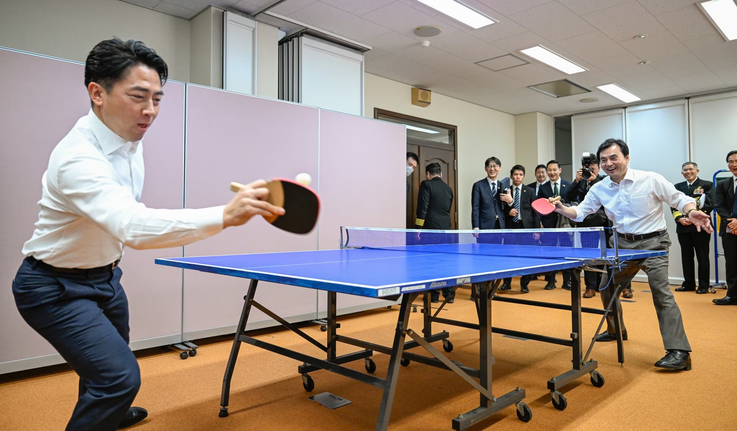 giao luu bong ban anh 1