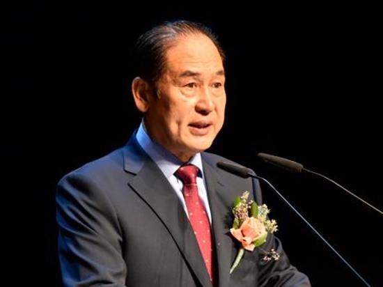 Chu tich huyen o Han Quoc lai gay phan no vi vang tuc truoc nguoi dan hinh anh