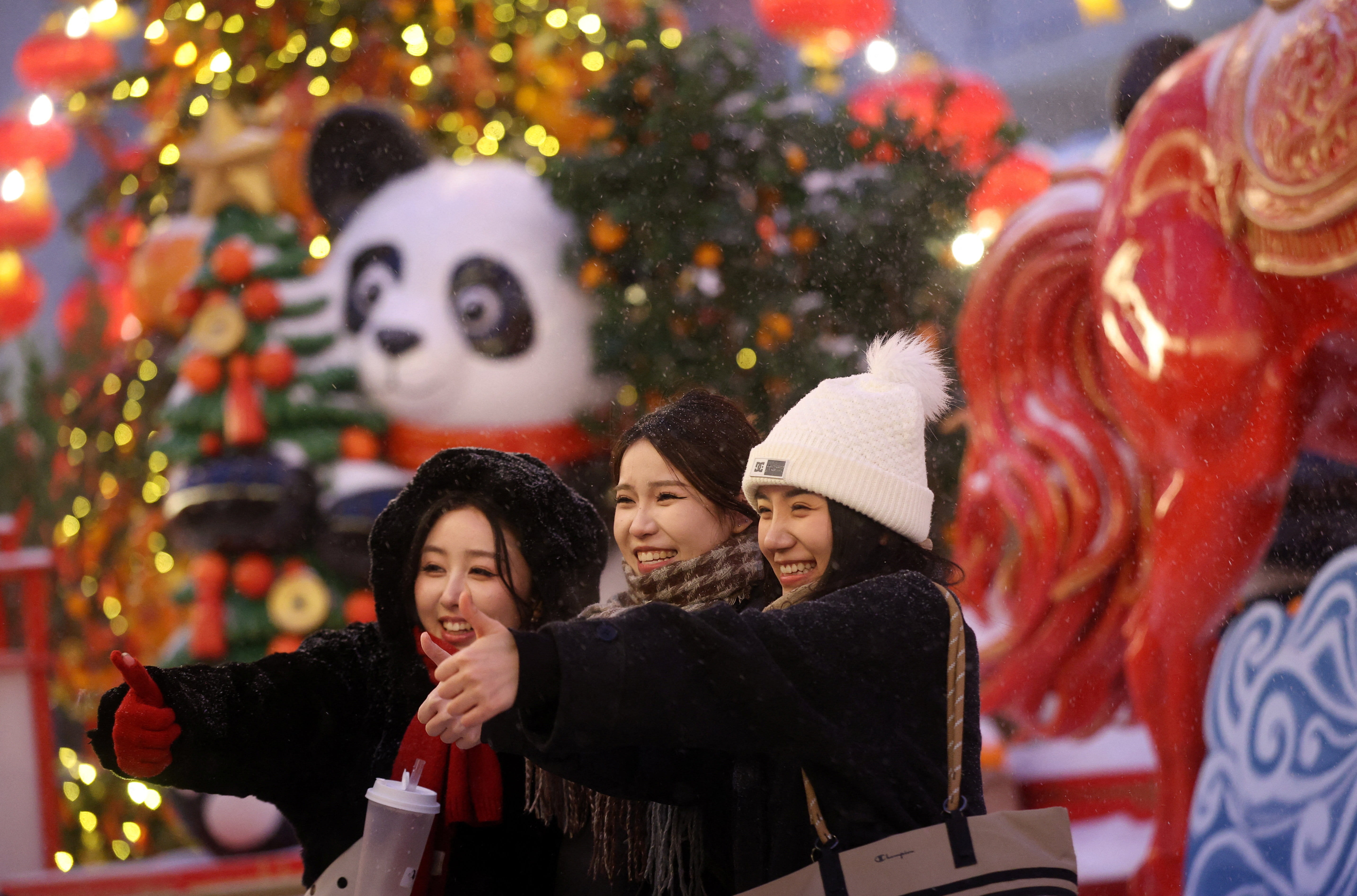 Khong khi Tet Binh Ngo ron rang tren khap the gioi hinh anh