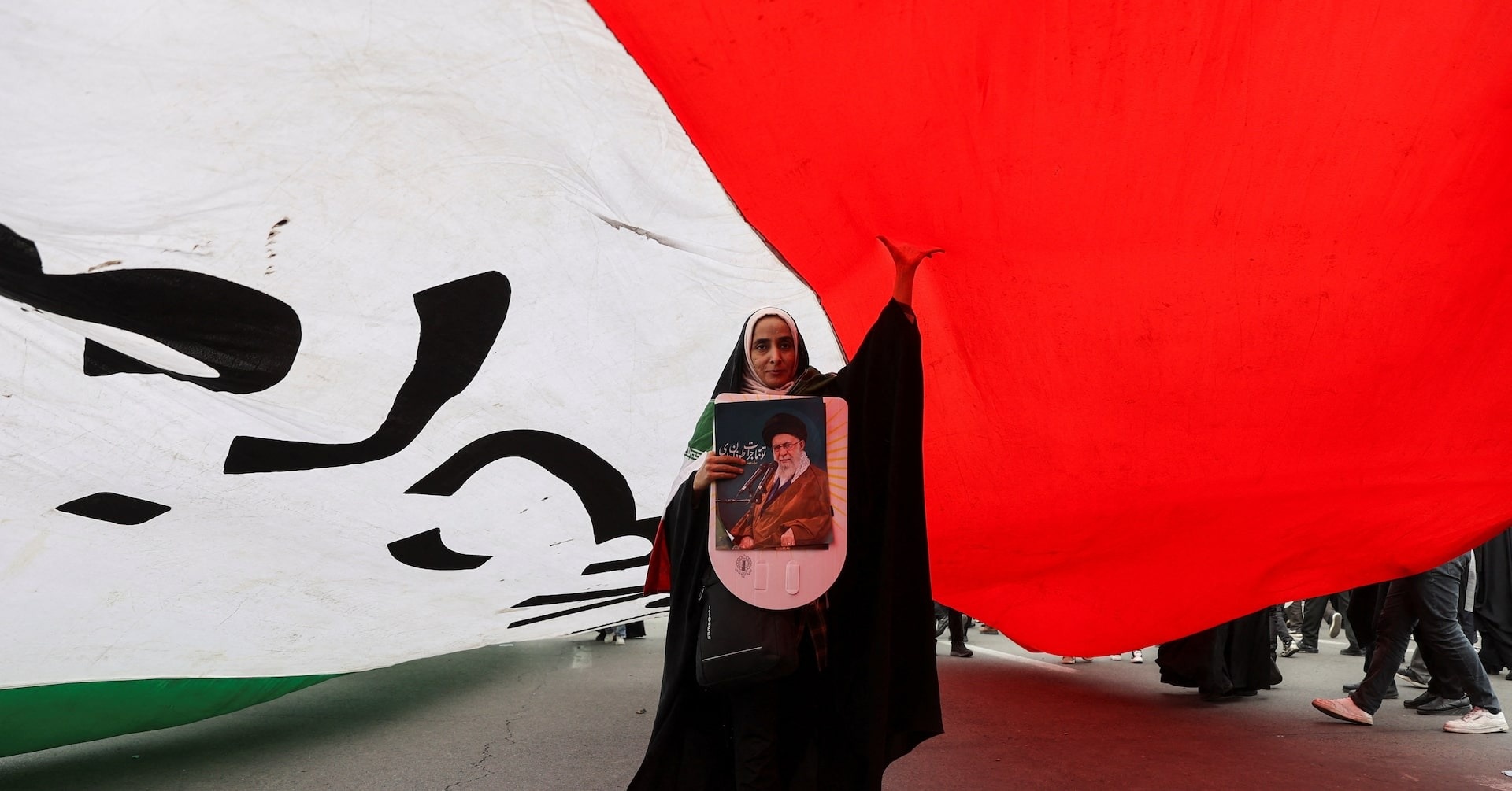 Iran tuyen bo se danh vao can cu My neu bi tan cong hinh anh