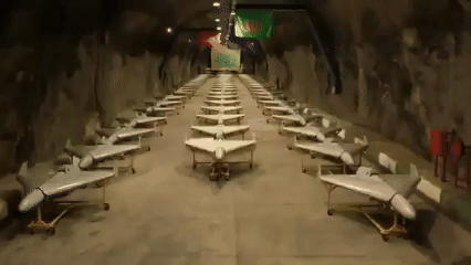 Iran phô diễn 'pháo đài ngầm' chứa UAV và tên lửa