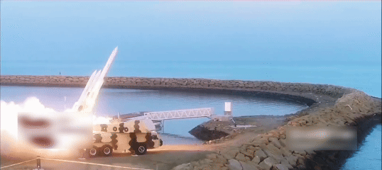 Iran tan cong can cu My o Kuwait, Bahrain hinh anh