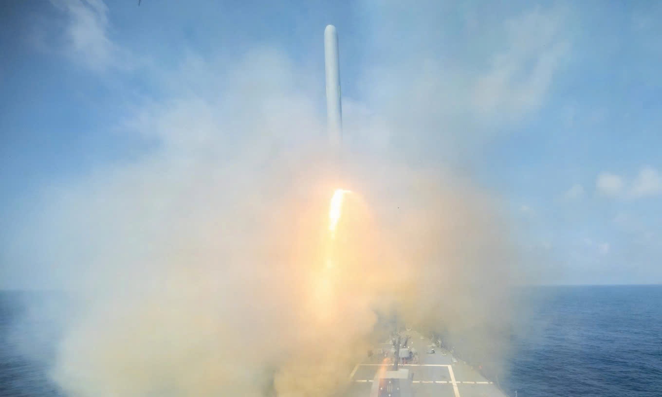 Ong Trump: Iran co ten lua Tomahawk, nghi danh bom truong nu sinh hinh anh