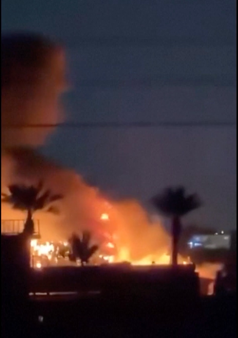 Co so My gan san bay Iraq boc chay sau nghi UAV tan cong hinh anh