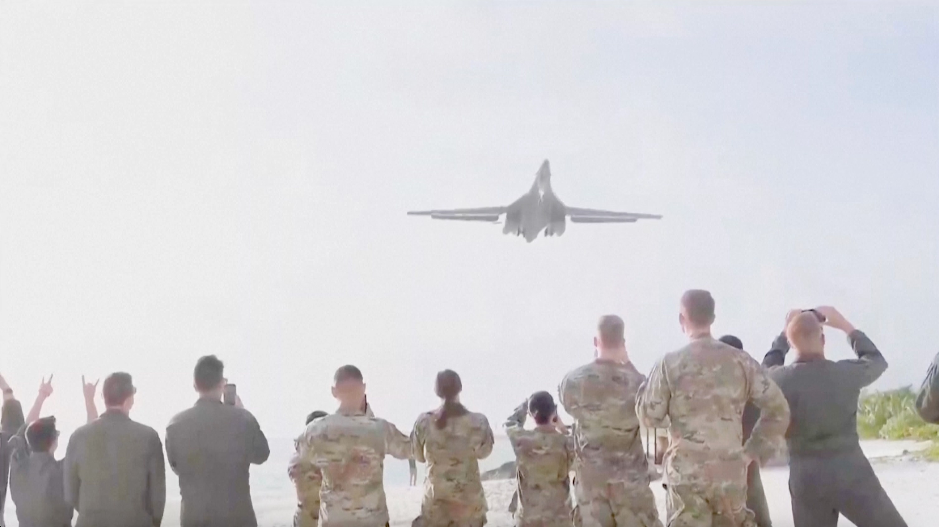 Iran phong ten lua ve can cu Diego Garcia cua My hinh anh