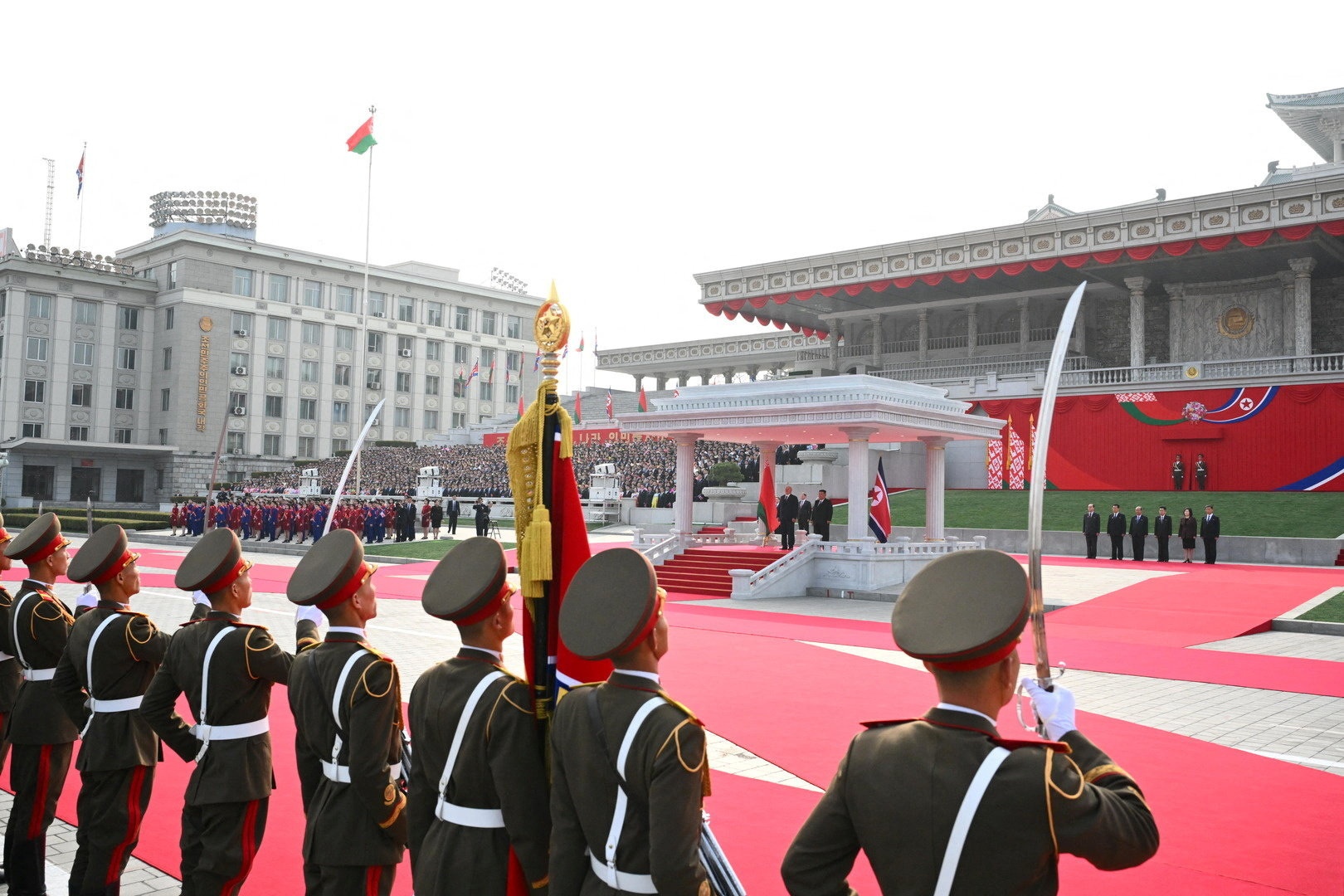 Le don Tong thong Belarus Alexander Lukashenko tai Trieu Tien hinh anh