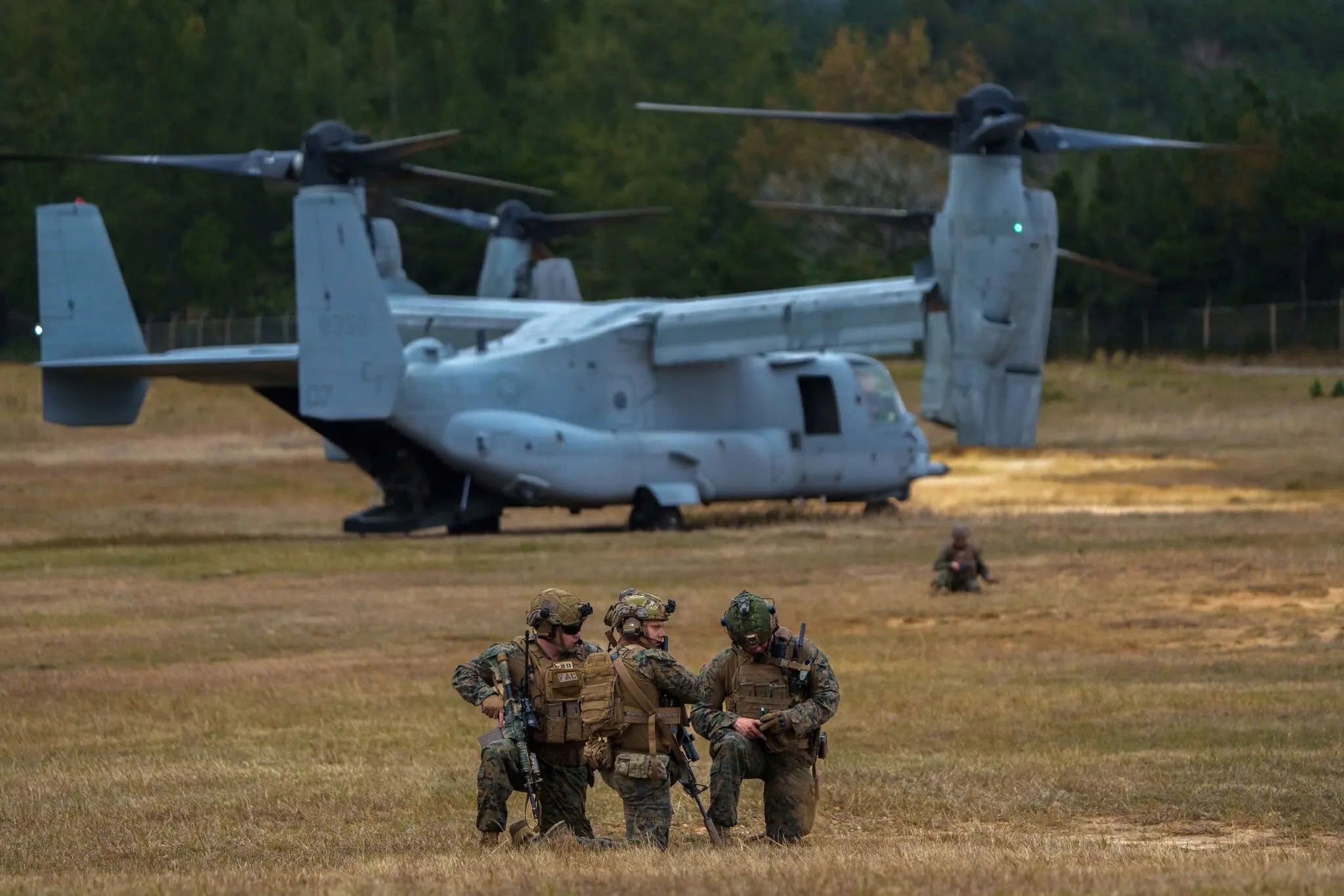 Luc luong dac nhiem My ap sat Trung Dong hinh anh