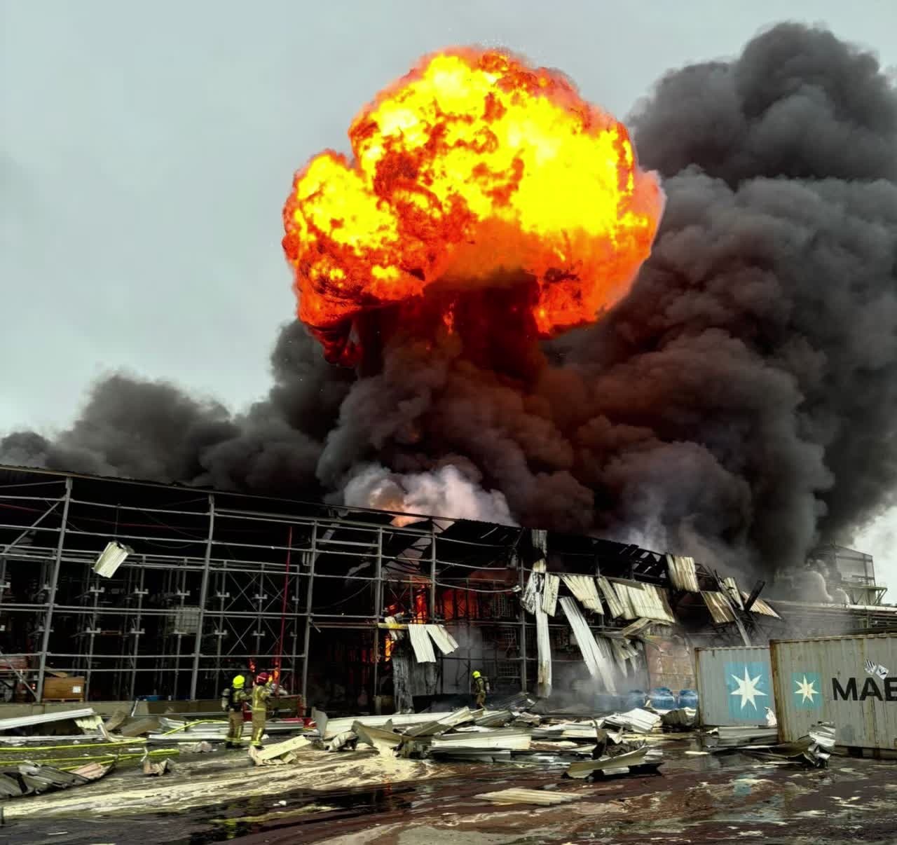 Chay du doi tai trung tam cong nghiep Israel sau don tap kich cua Iran hinh anh