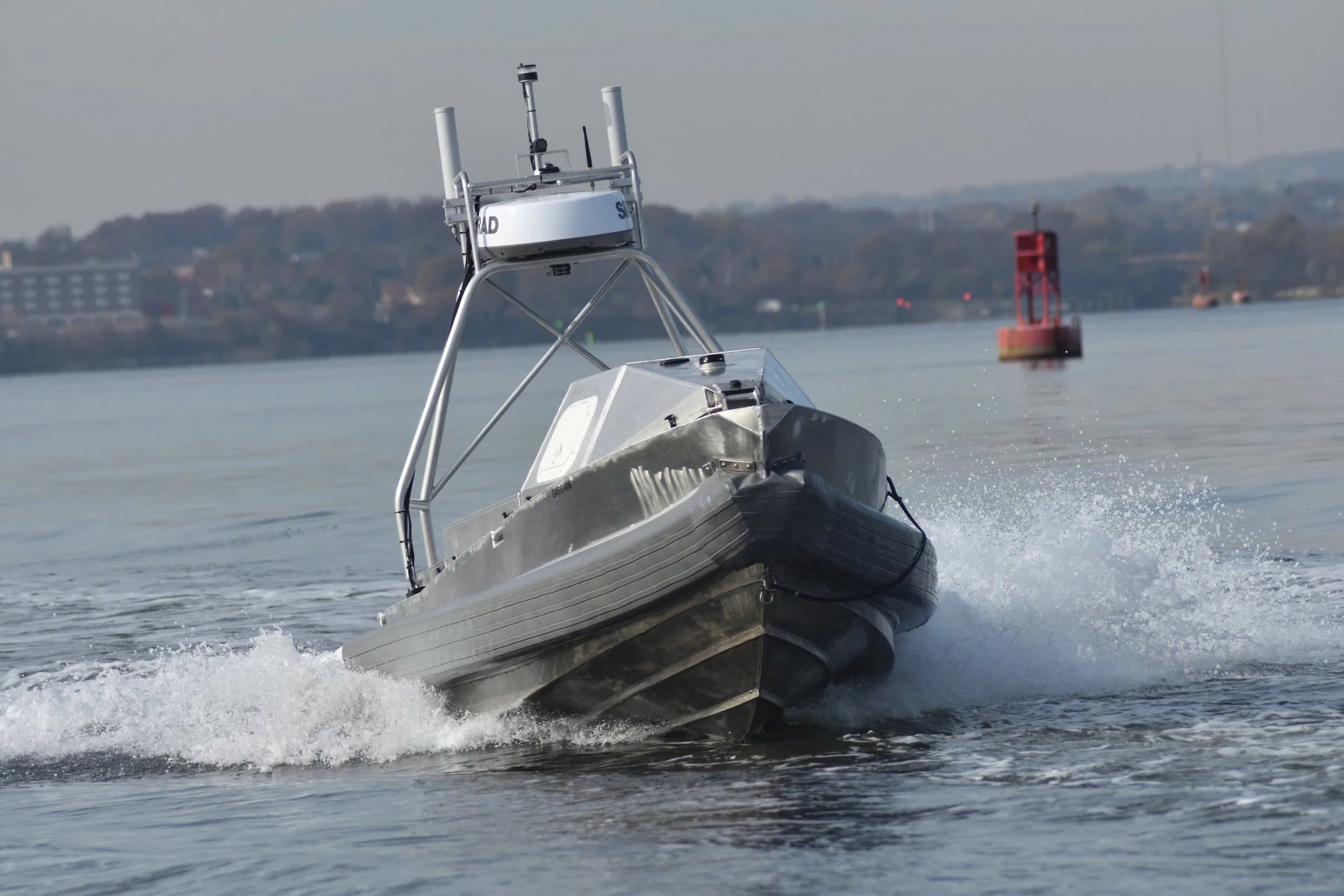 My lan dau trien khai tau khong nguoi lai ra 'tien tuyen' Iran hinh anh