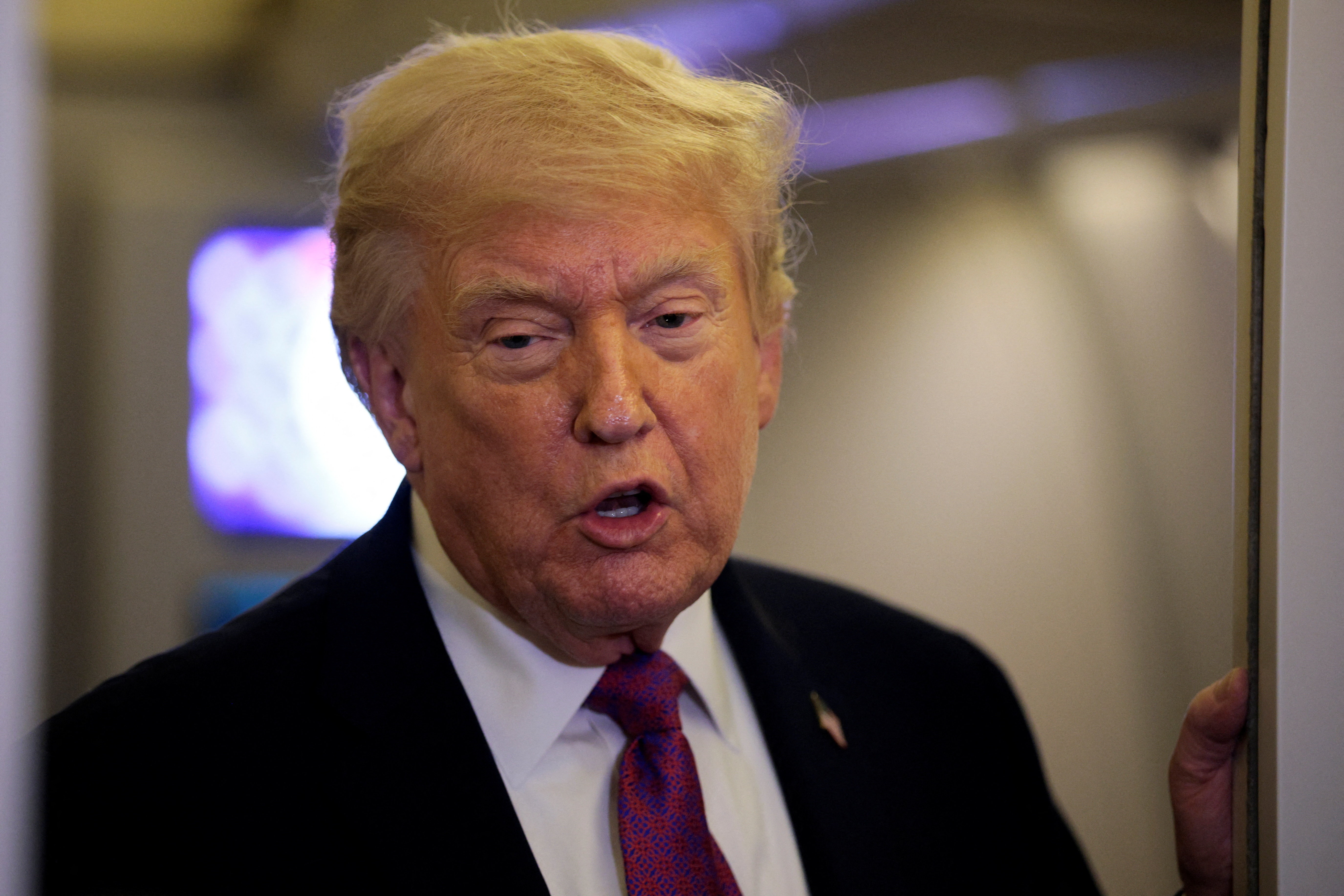 Ong Trump ra toi hau thu truoc vong dam phan thu 2 cua My - Iran hinh anh