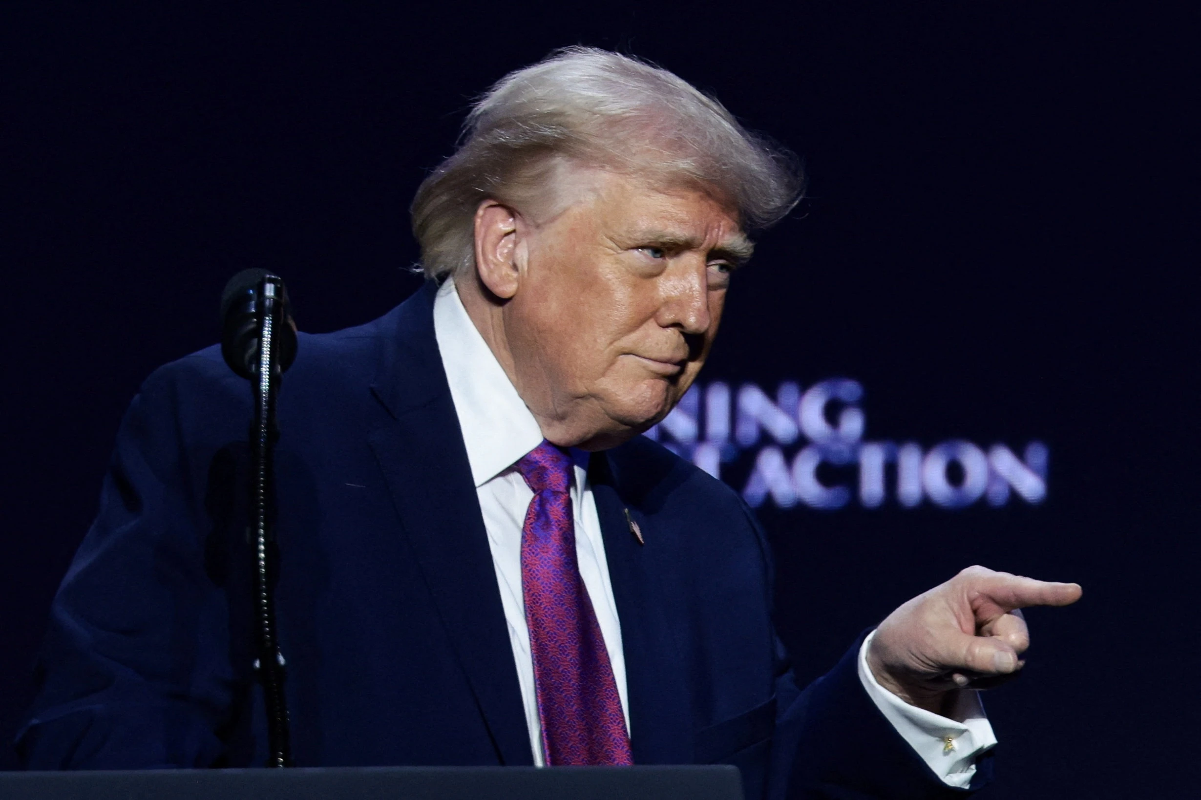 Su 'boc dong' cua ong Trump hinh anh