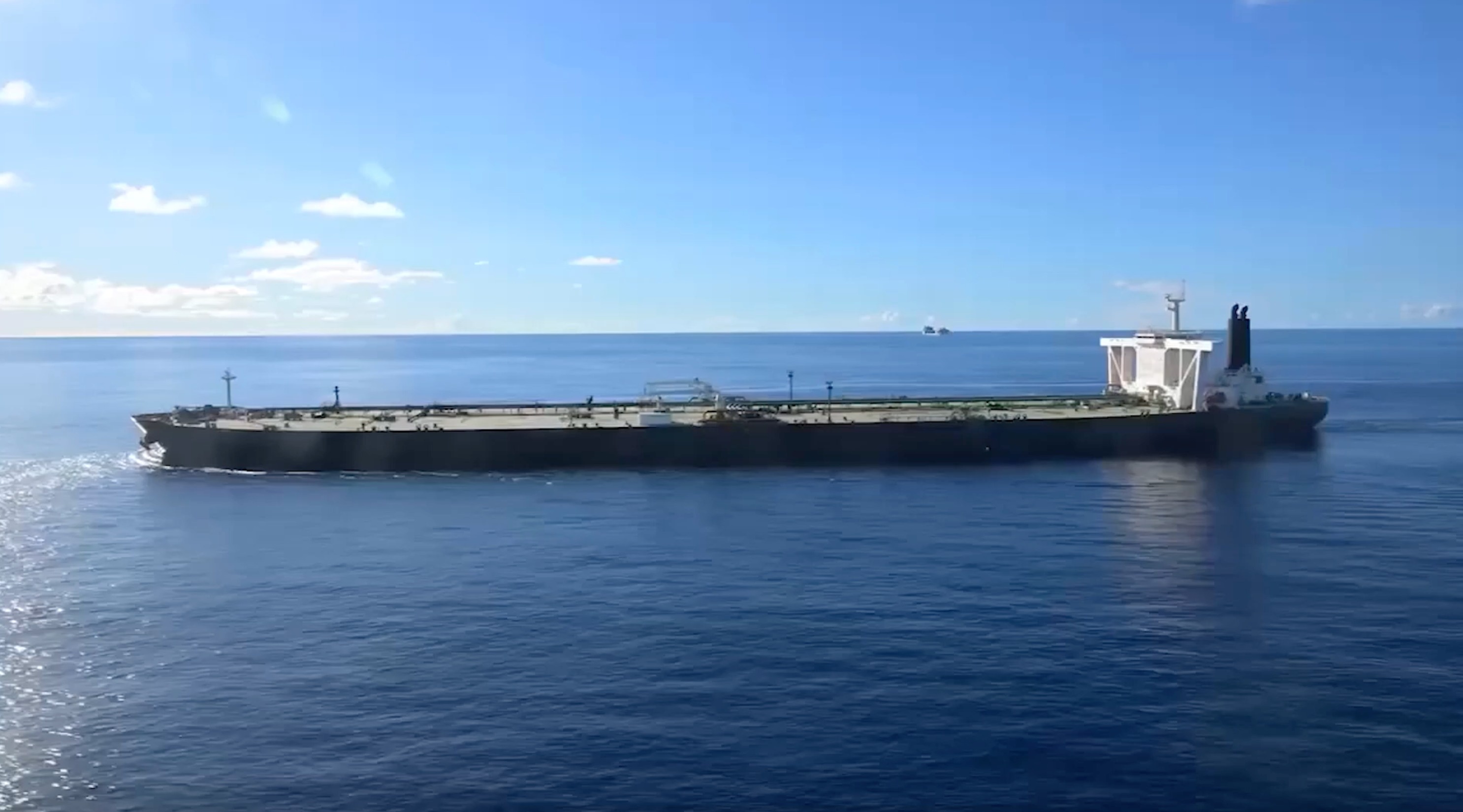 My do bo len tau cho dau Iran tren An Do Duong hinh anh