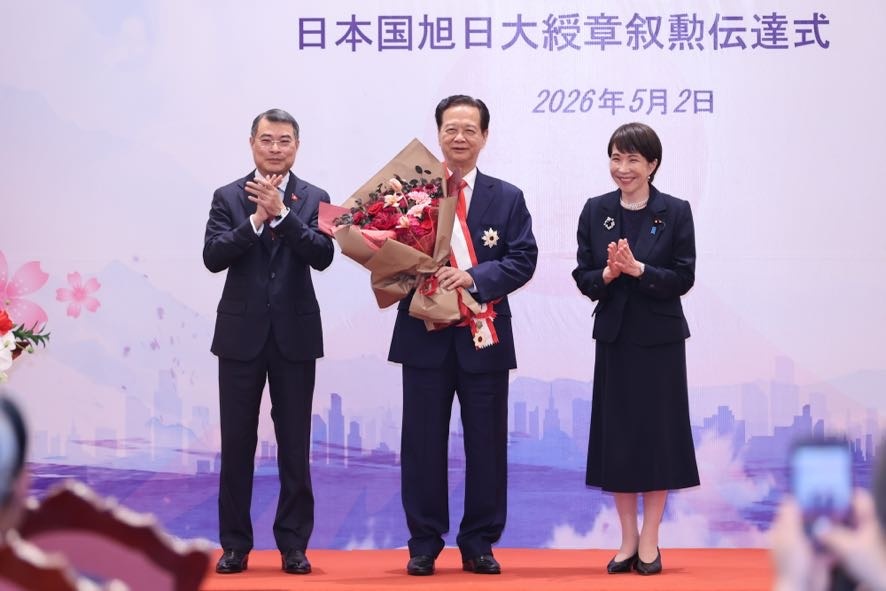 Huan chuong Mat troi moc anh 6