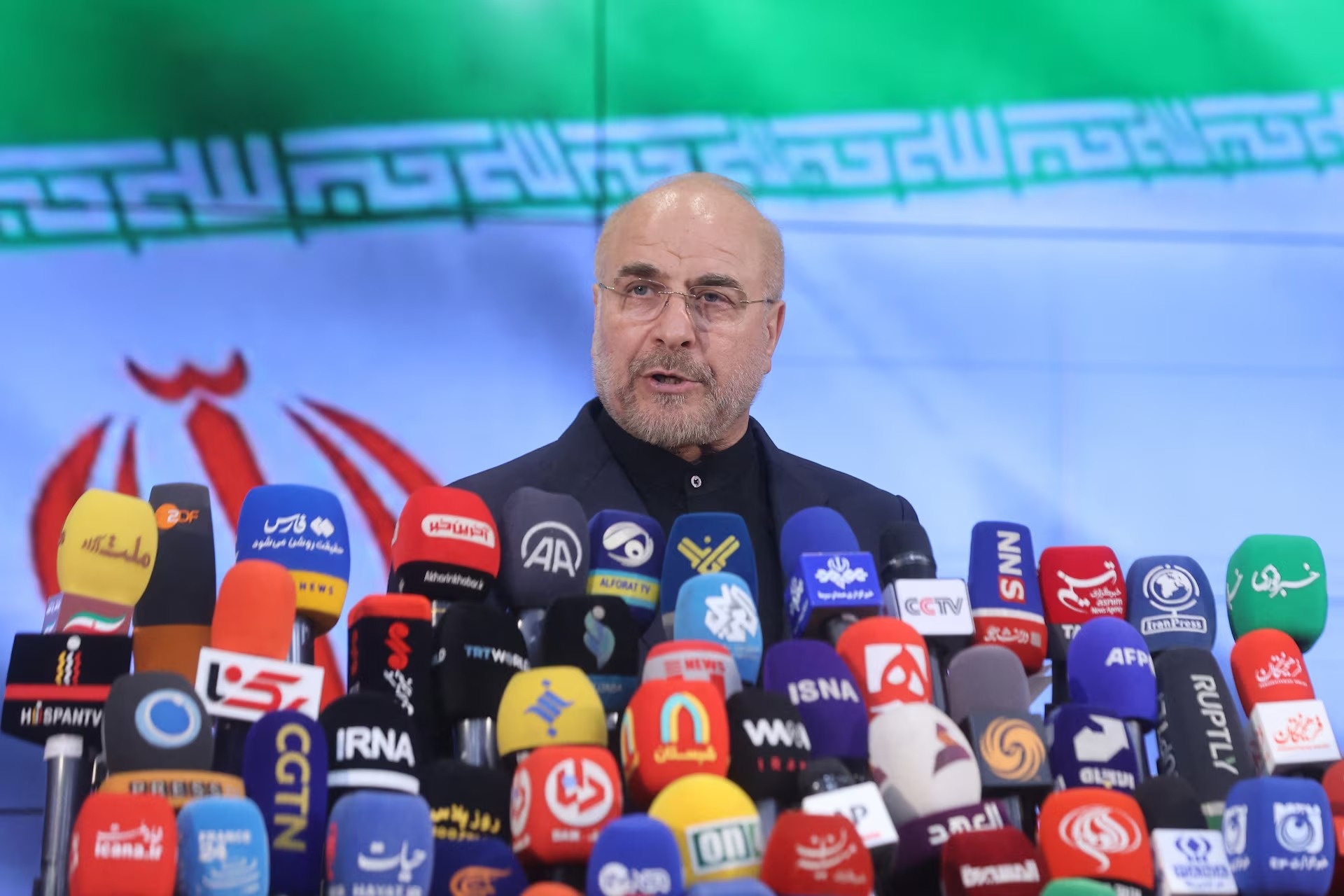 Iran canh bao san sang 'day cho ke gay han mot bai hoc' hinh anh