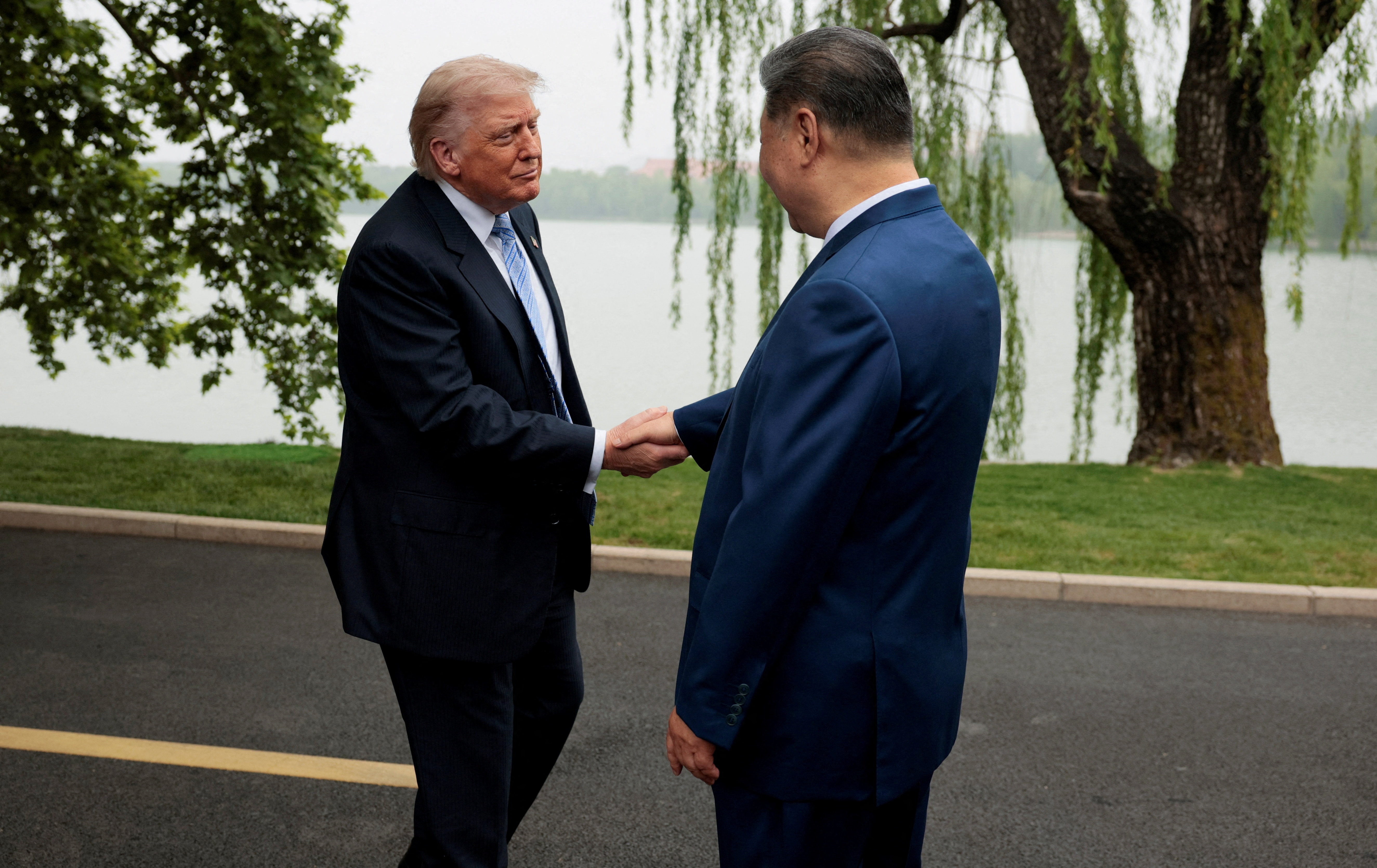 TT Trump hoi dam kin voi Chu tich Tap Can Binh tai Trung Nam Hai hinh anh