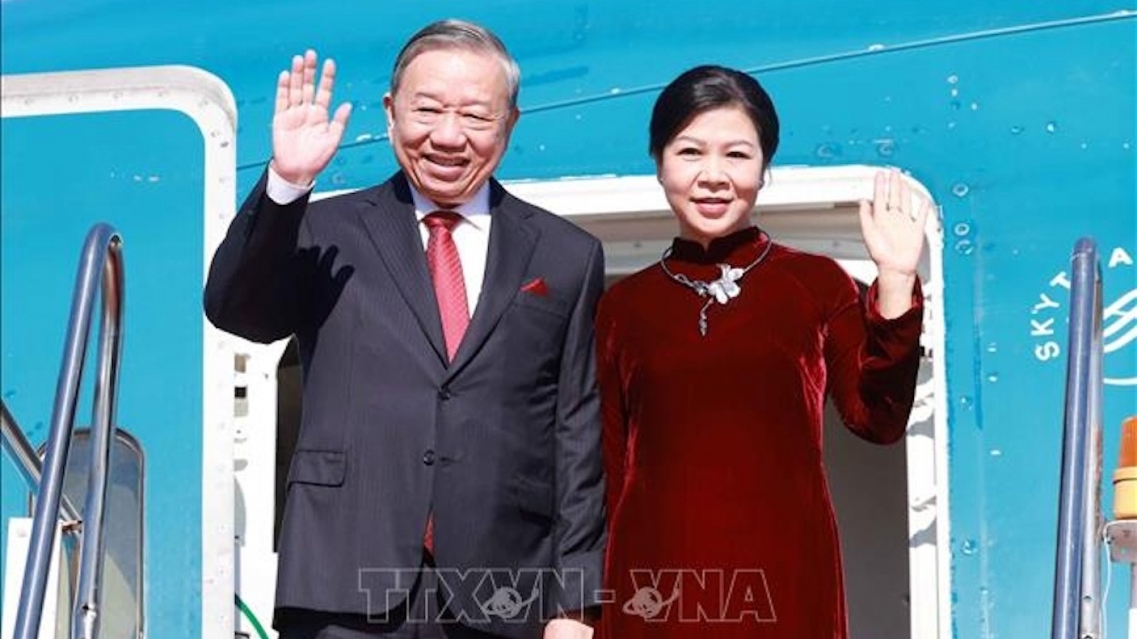 Tong Bi thu, Chu tich nuoc To Lam va phu nhan sap tham Singapore hinh anh
