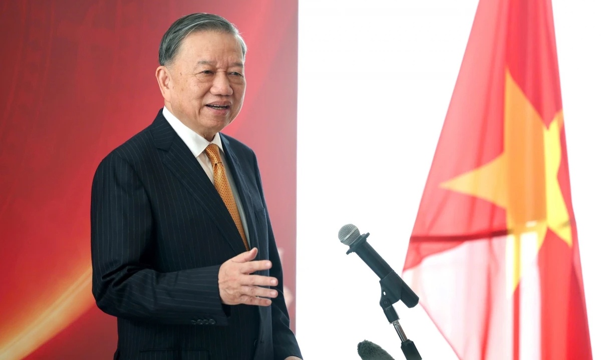 Tong Bi thu, Chu tich nuoc To Lam tra loi phong van hang tin Reuters hinh anh