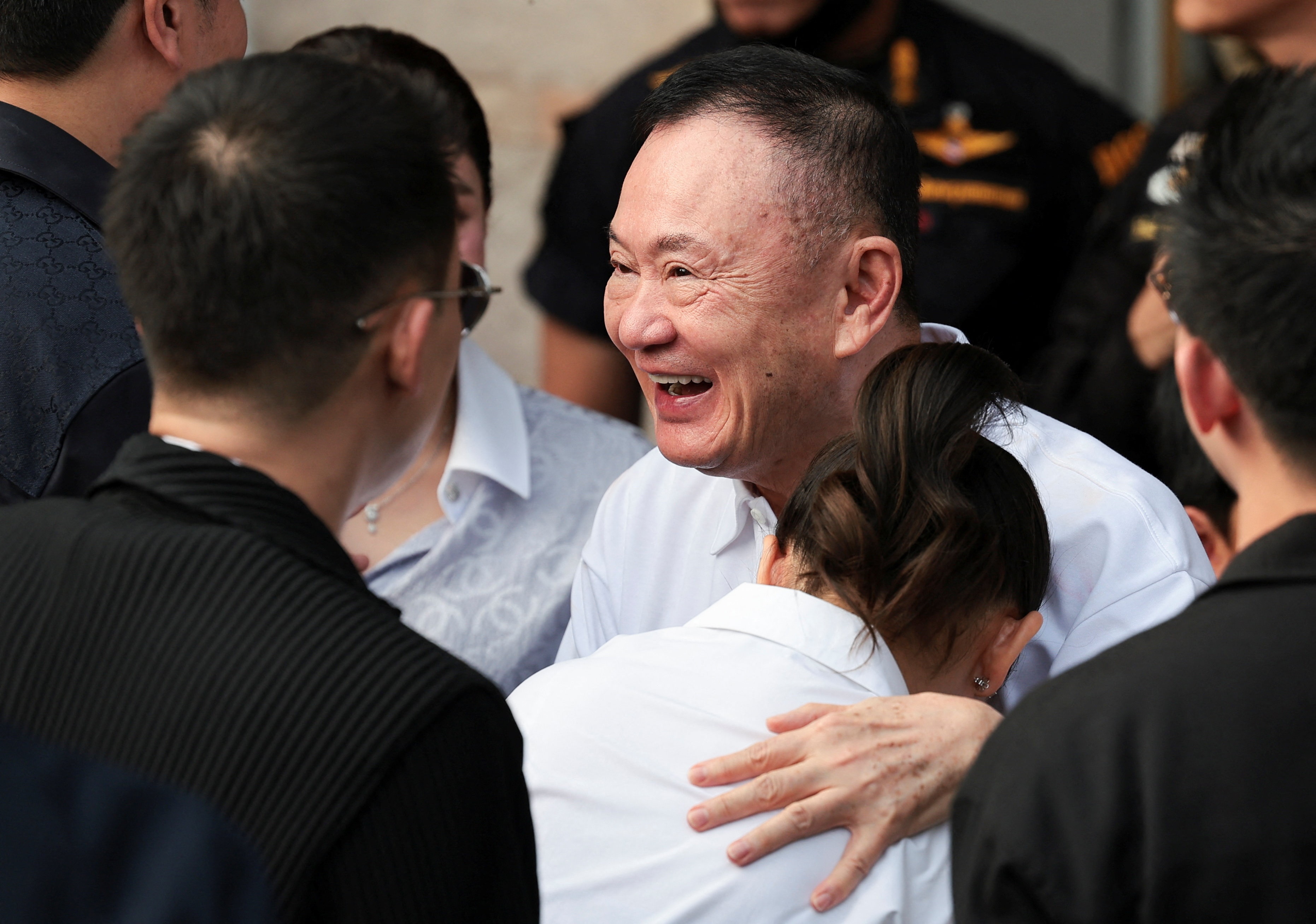 Ong Thaksin duoc tu do hoan toan hinh anh