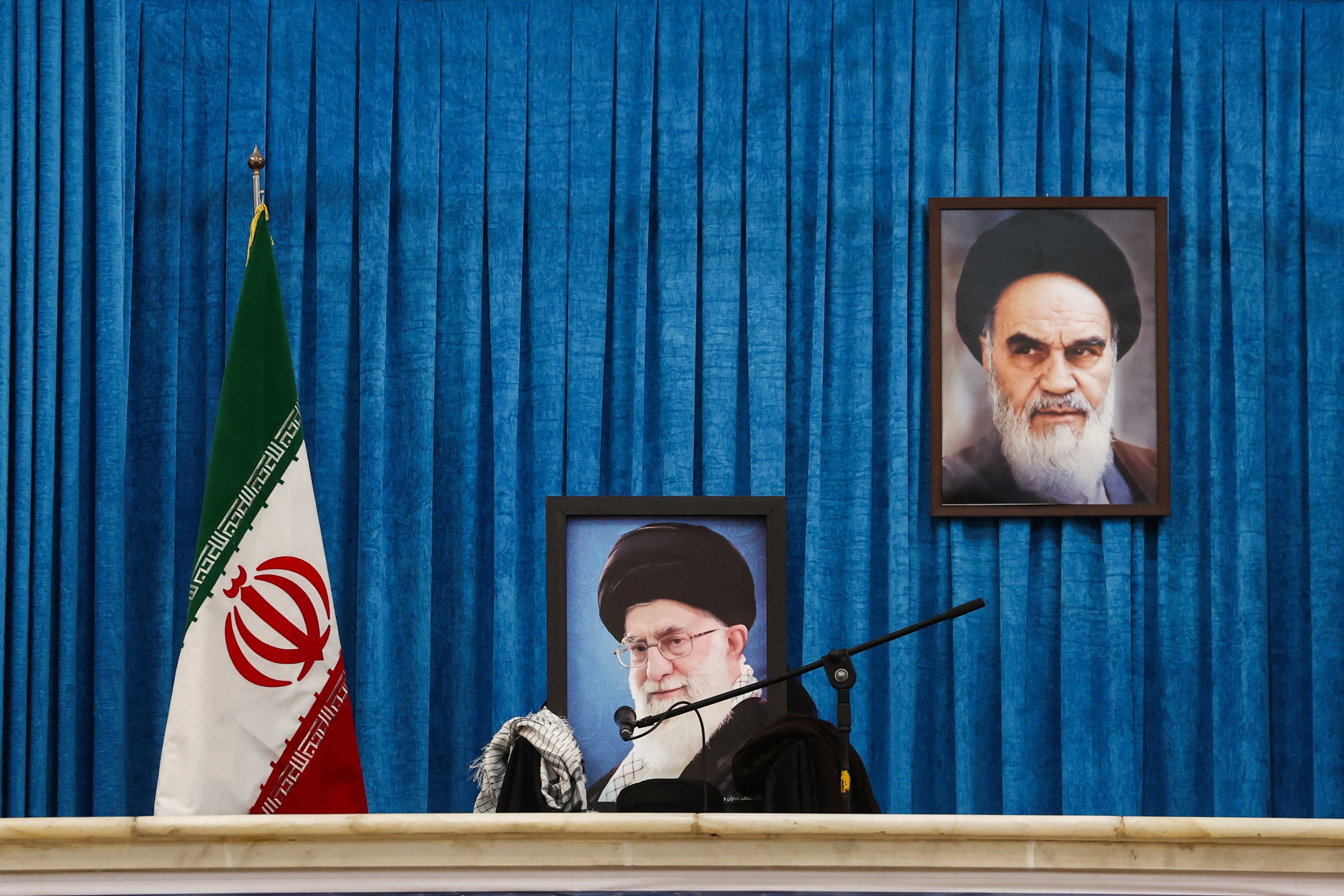 Lanh tu Toi cao Iran anh 1