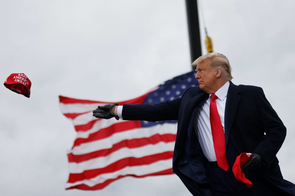 Dang Cong hoa noi song, ong Trump khong con de ap dat hinh anh
