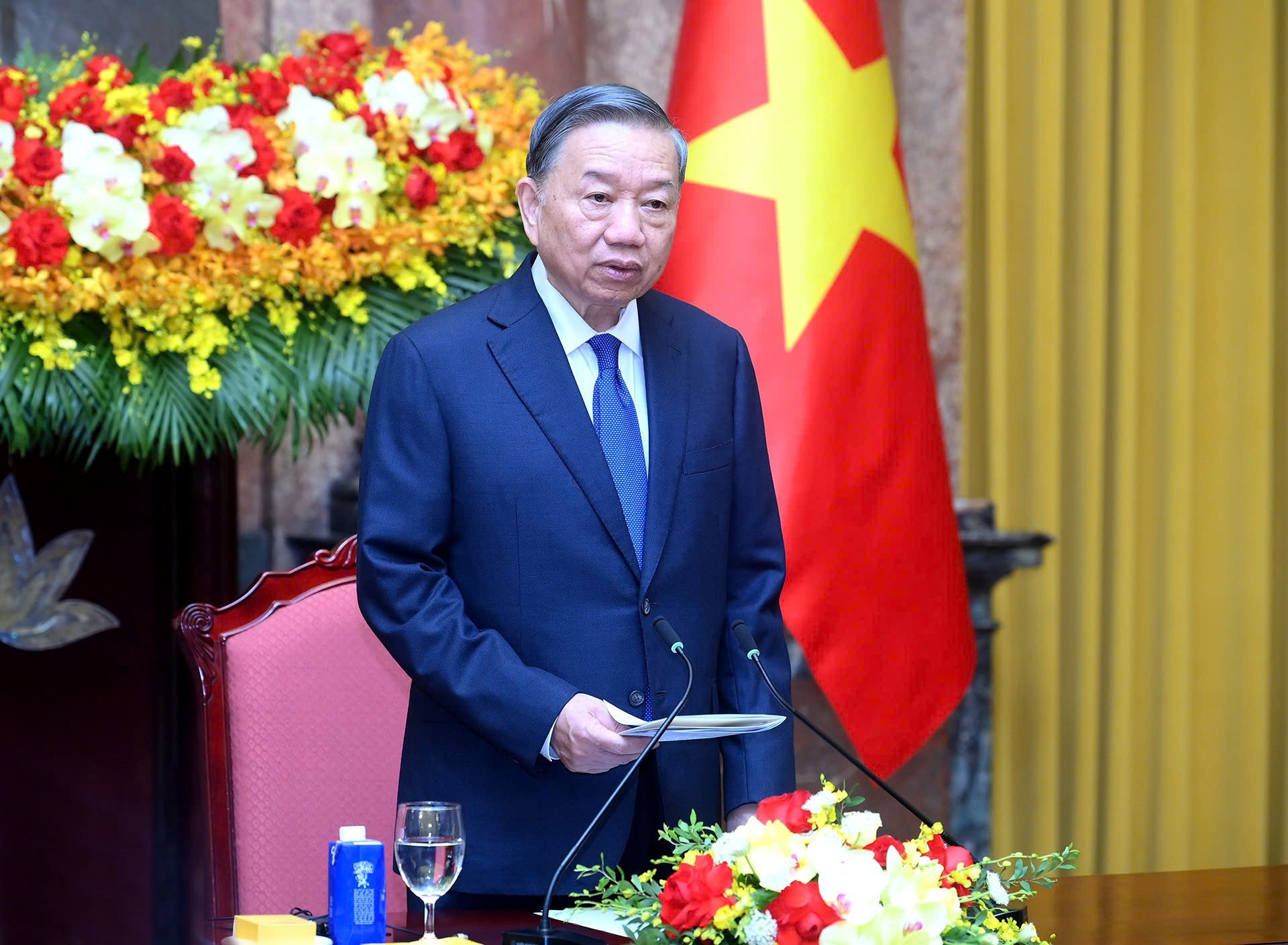 Tong Bi thu, Chu tich nuoc: 'The gioi dang doi khac, ASEAN phai nghi khac' hinh anh