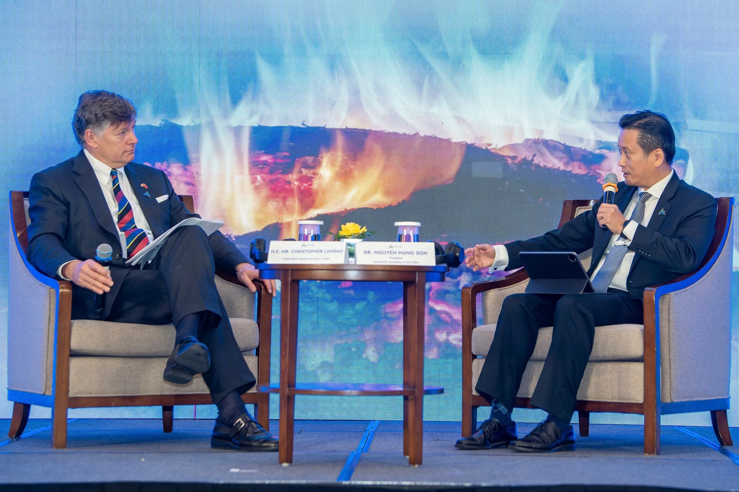 Dien dan Tuong lai ASEAN anh 3