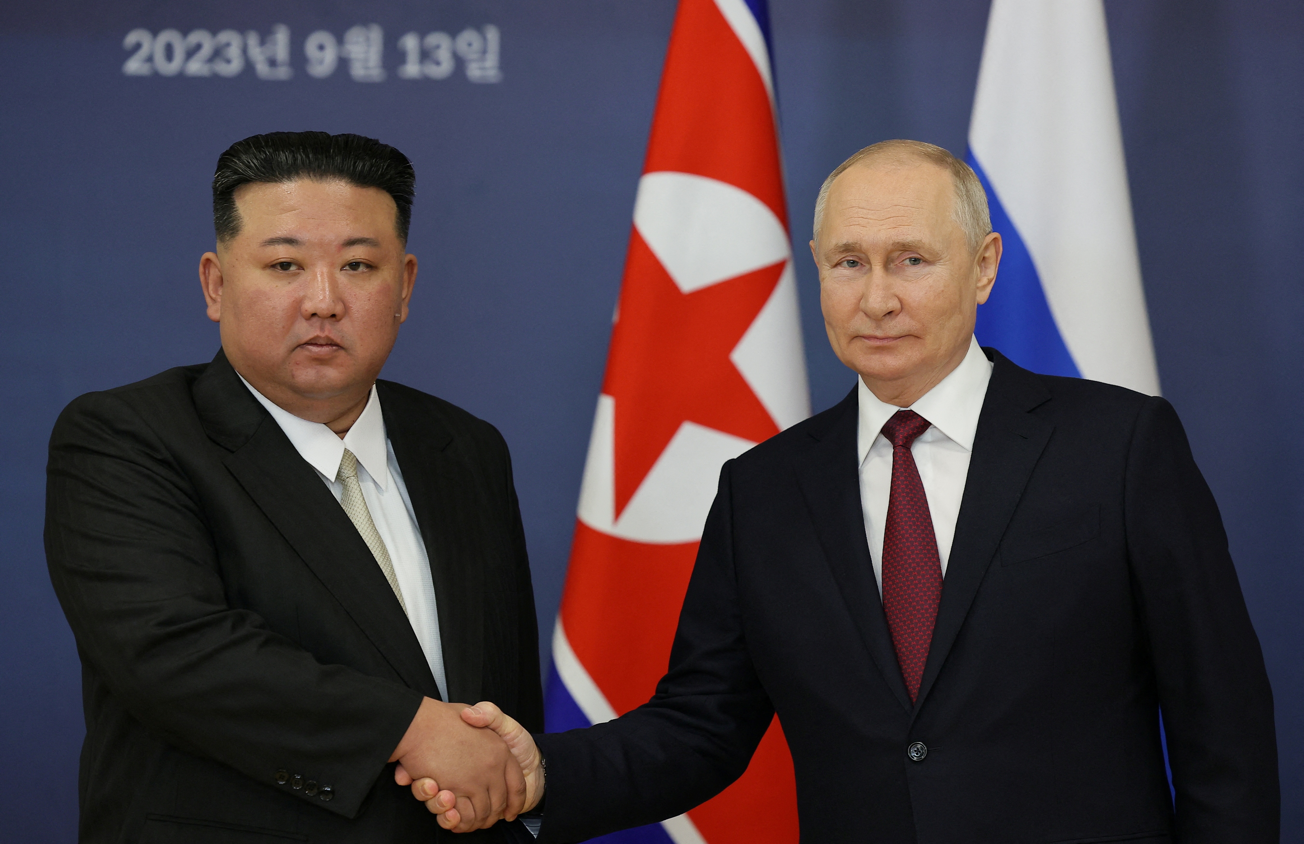 Ong Kim Jong Un cam ket luon sat canh cung Nga hinh anh