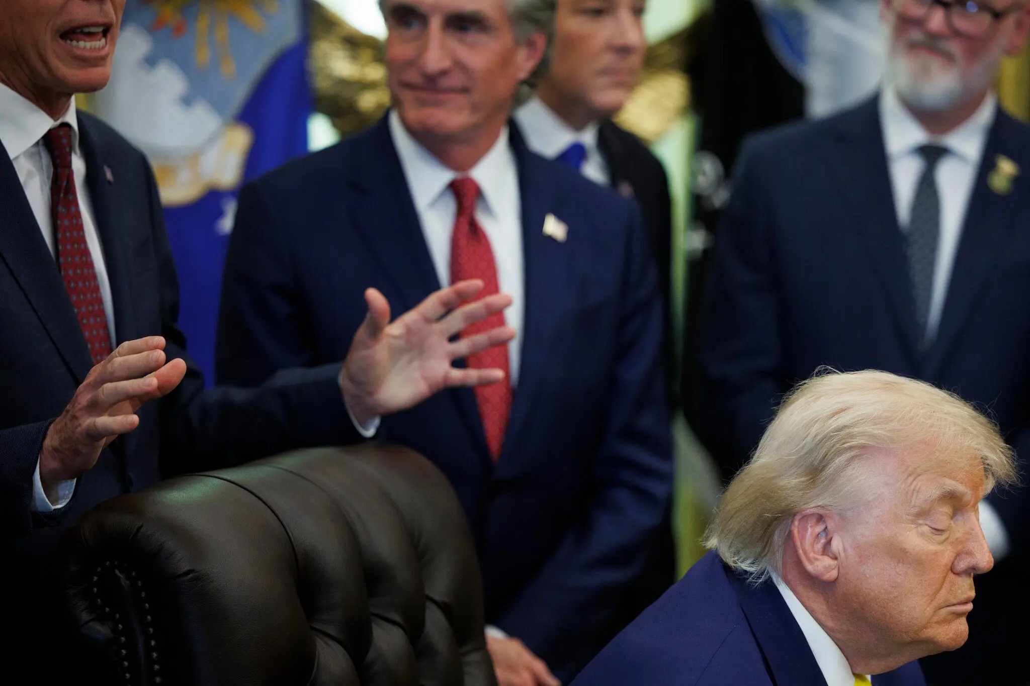 Ong Trump anh 2