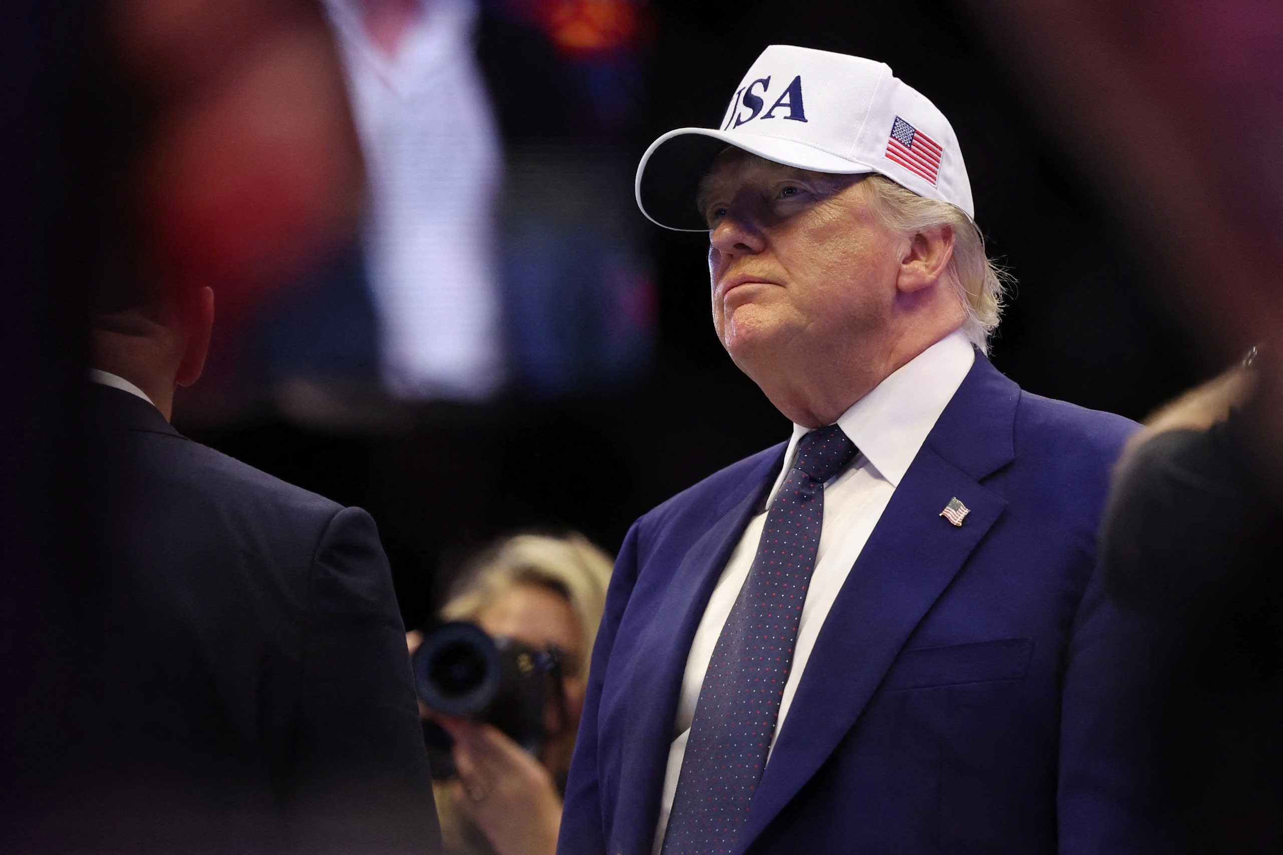 Lich trinh kin dac cua ong Trump tuoi 80 hinh anh