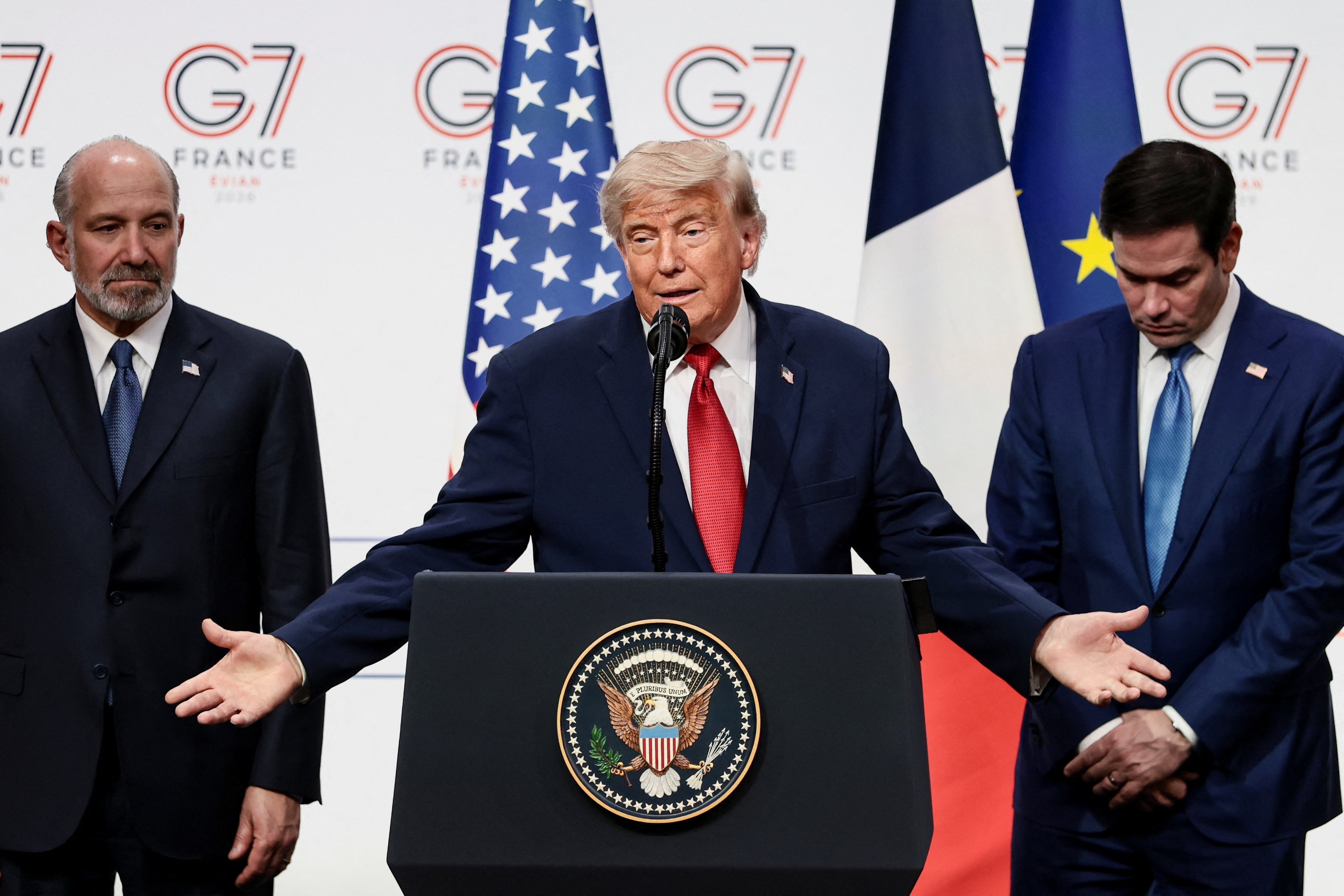 'Toi moi la sep': Ong Trump gay chu y tai G7 hinh anh