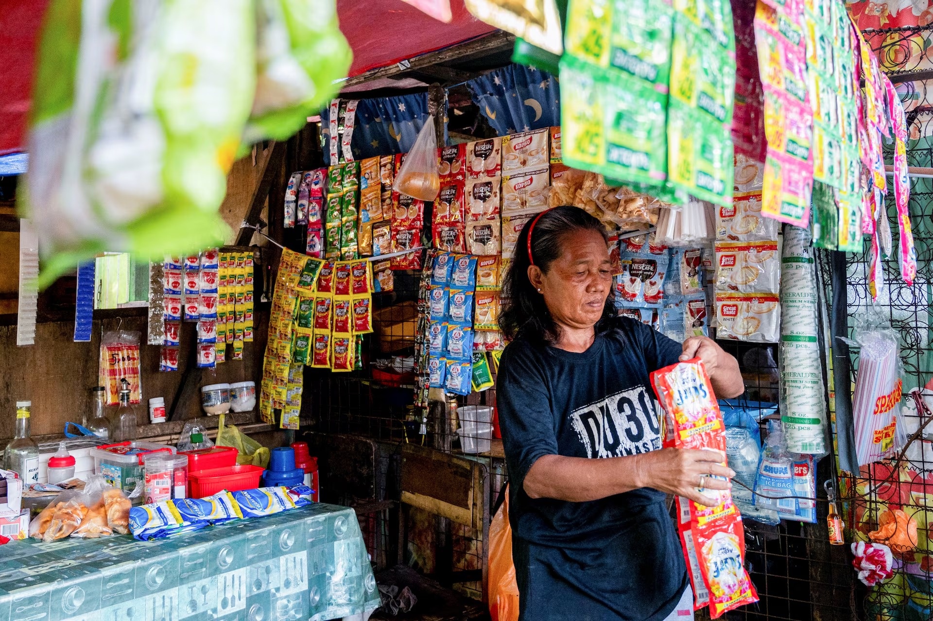 Mot vat lieu khien tieu thuong chau A dung ngoi khong yen hinh anh