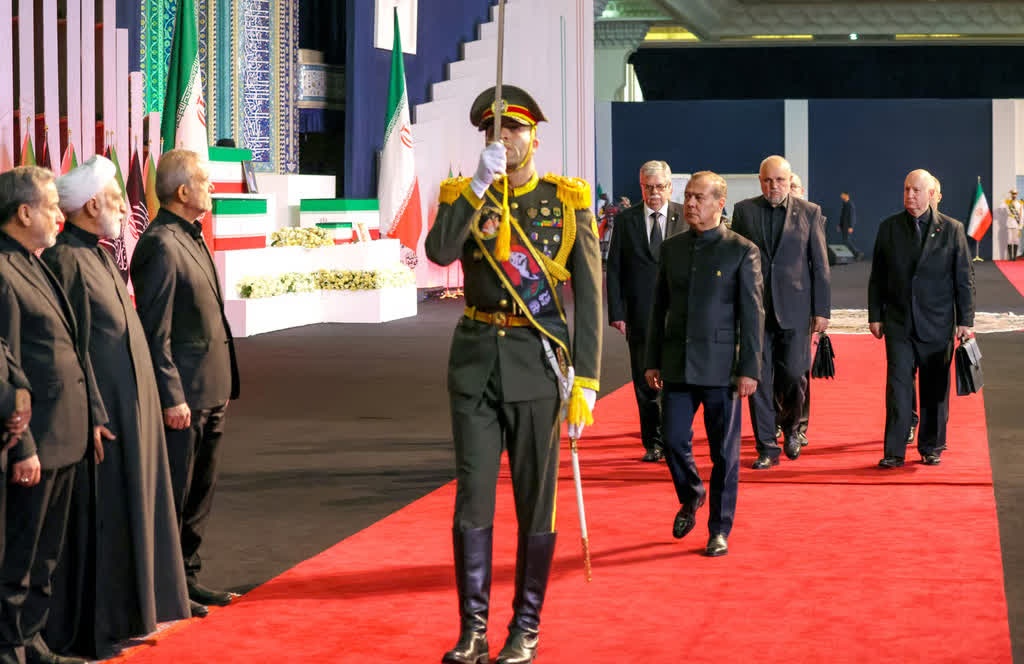 Ong Medvedev dan dau phai doan Nga tien biet co Lanh tu Iran hinh anh